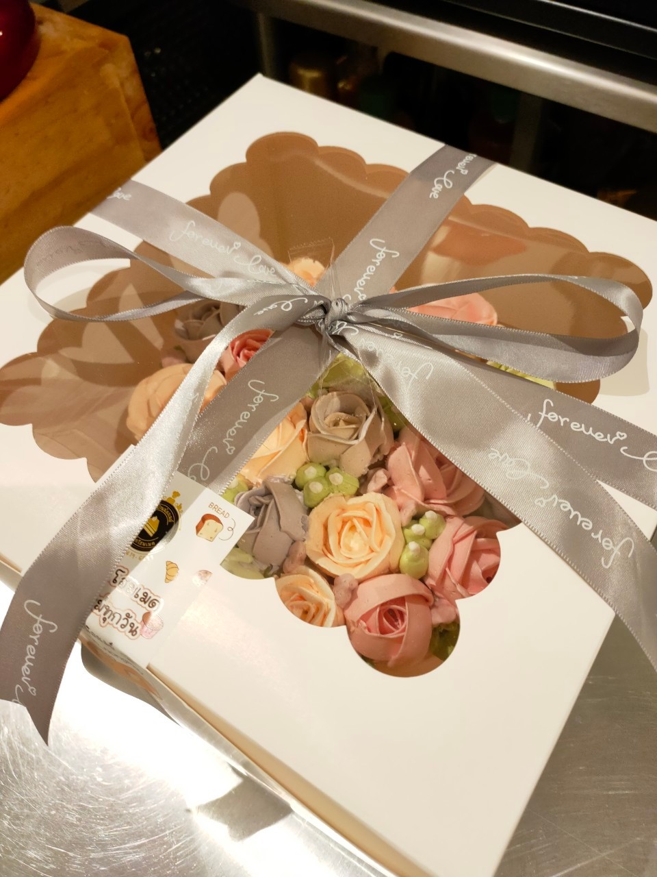 เค้กดอกไม้โทนพาสเทลขนาด2ปอนด์ เหมาะสำหรับโอกาสพิเศษ (มีแบบ 1/2ปอนด์)