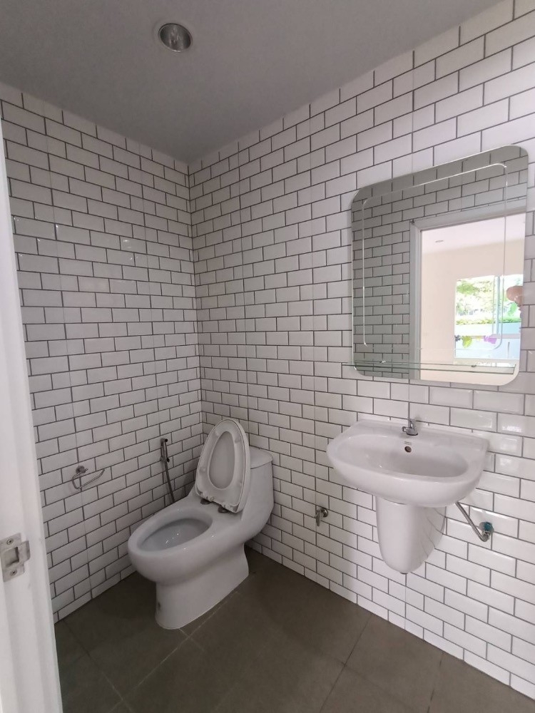 ขายทาวน์เฮาส์ 2 ชั้น วิลเลต ไลท์ พัฒนาการ38 หลังมุม เฟอร์ครบพร้อมอยู่ (N.1026)