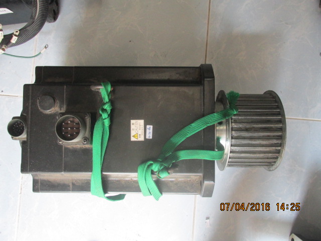 SERVO MOTOR " SANYO DENKI " MODEL : P60B22700SCS12