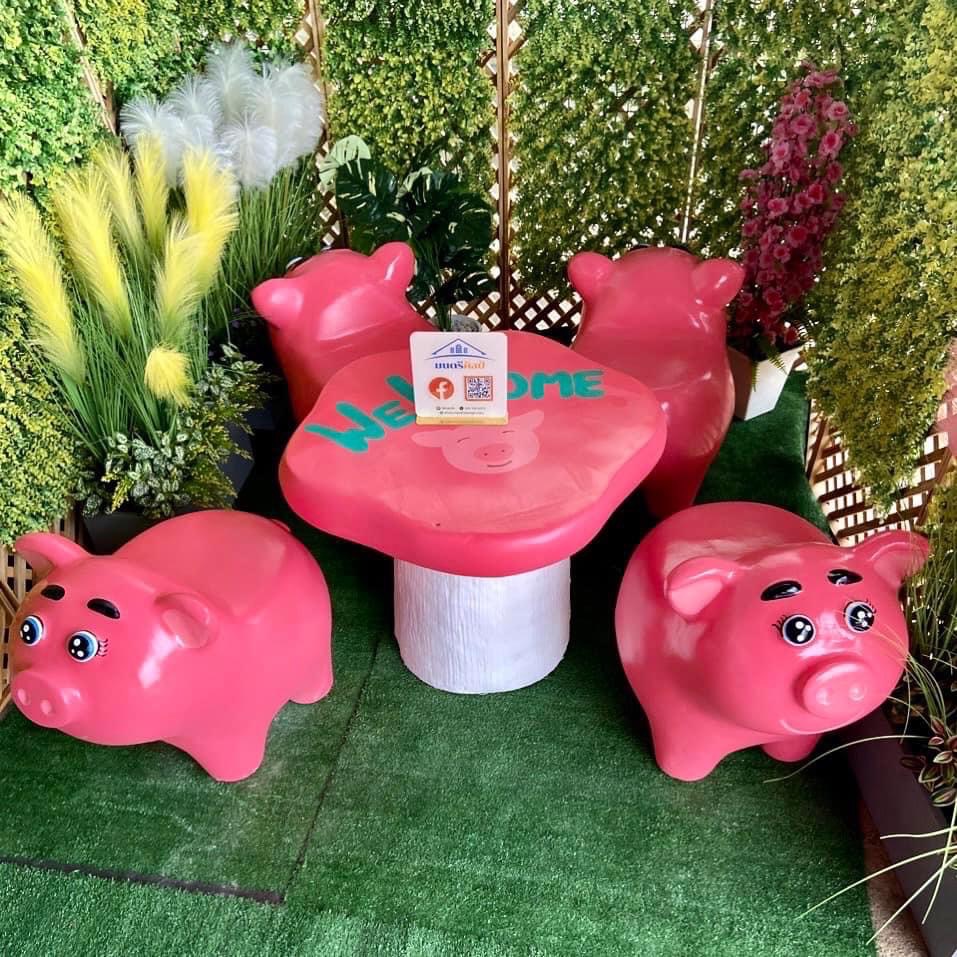 ชุดโต๊ะปูนหมู สุดน่ารัก โต๊ะเก้าอี้ลูกหมู โต๊ะเก้าอี้ปูนปั้นรูปหมู ม้านั่งสนามในสวน