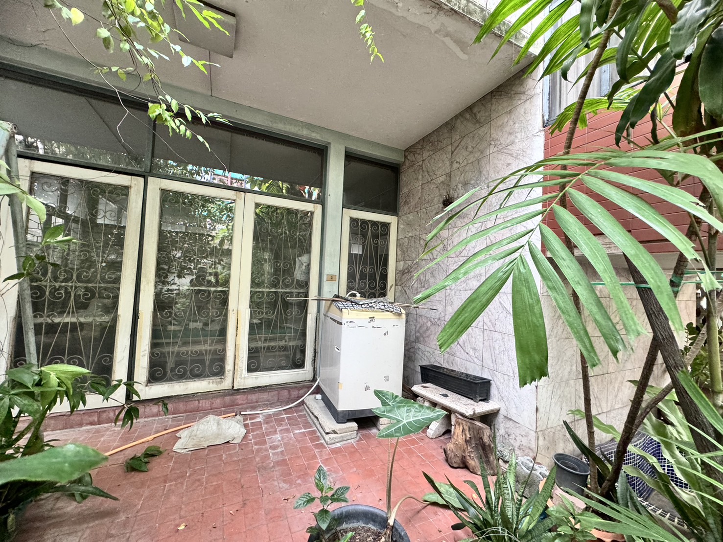 ให้เช่า บ้านเดี่ยว 2 ชั้น ซอยสีลม 14 ขนาด 98 ตารางวา บางรัก ใกล้ BTS สุรศักดิ์ (N.1484)