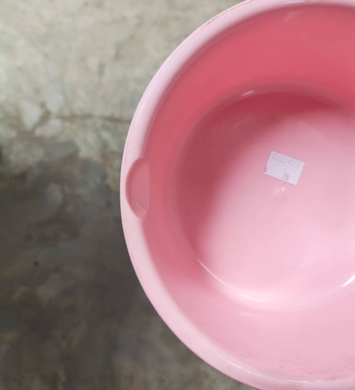 ขันน้ำพาสติก ขันตักน้ำ มีด้ามจับ สีหวานสีสวย ขันอาบน้ำ คละสี