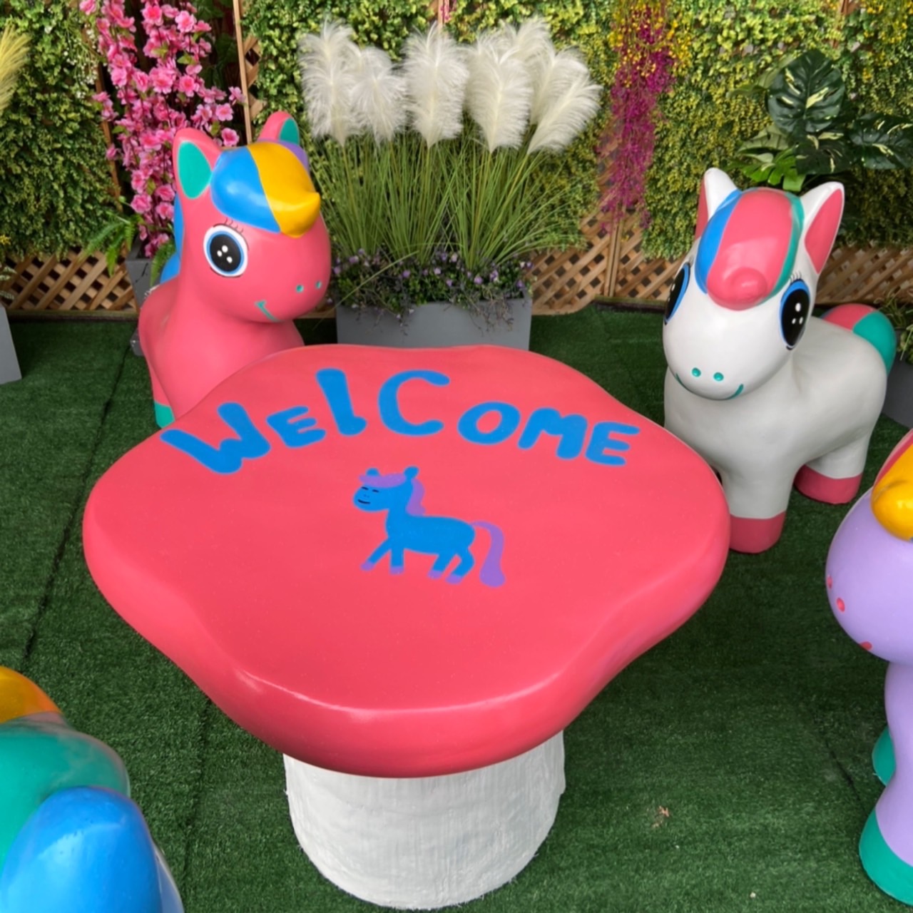 ชุดโต๊ะม้ายูนิคอร์น โต๊ะม้าโพนี่ ชุดโต๊ะปุนรูปม้าโพนี่