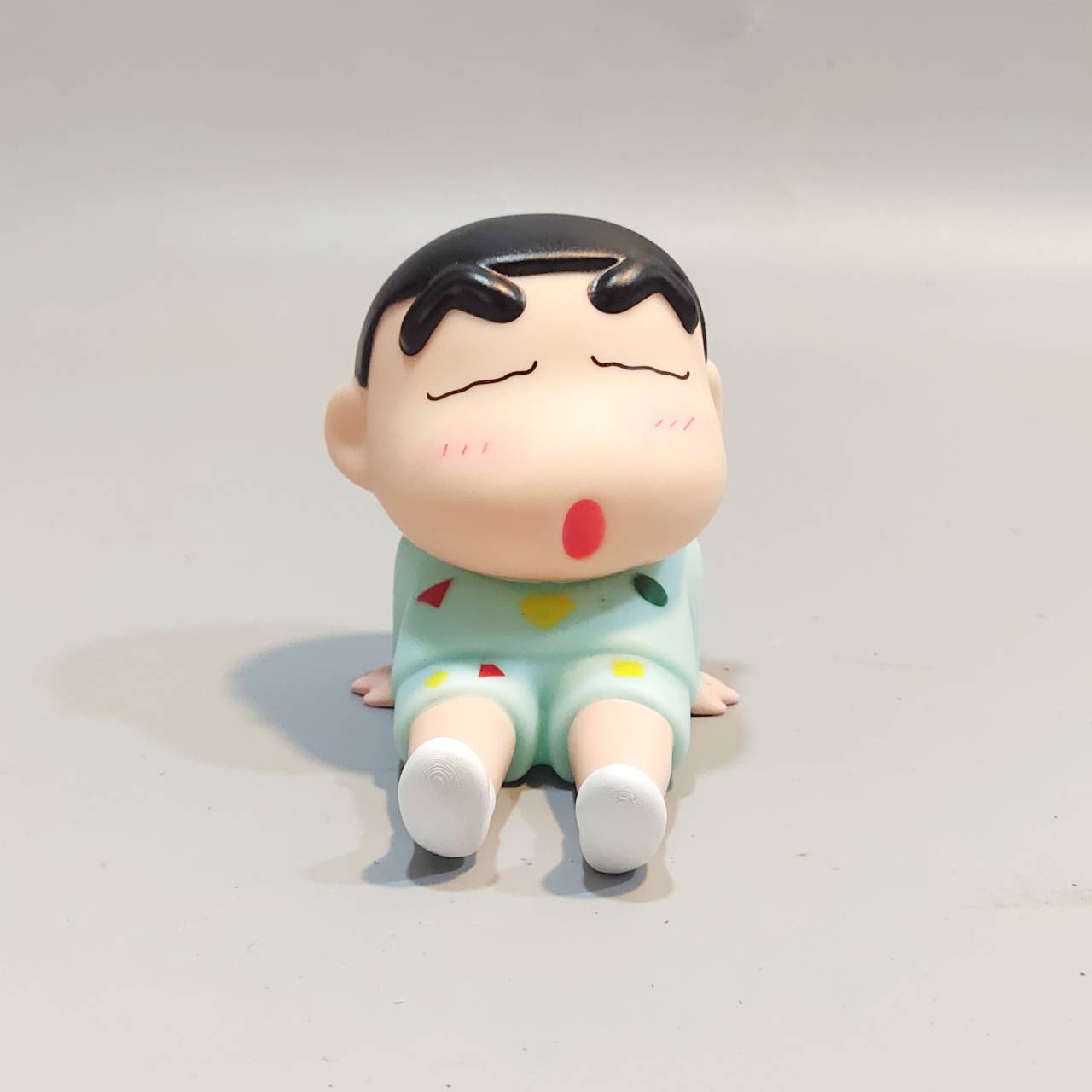 โมเดลชินจัง ที่วางโทรศัพท์มือถือลายการ์ตูน ที่วางโทรศัพท์มือถือ ขนาด 10x10 สินค้าพร้อมจัดส่งในไทย