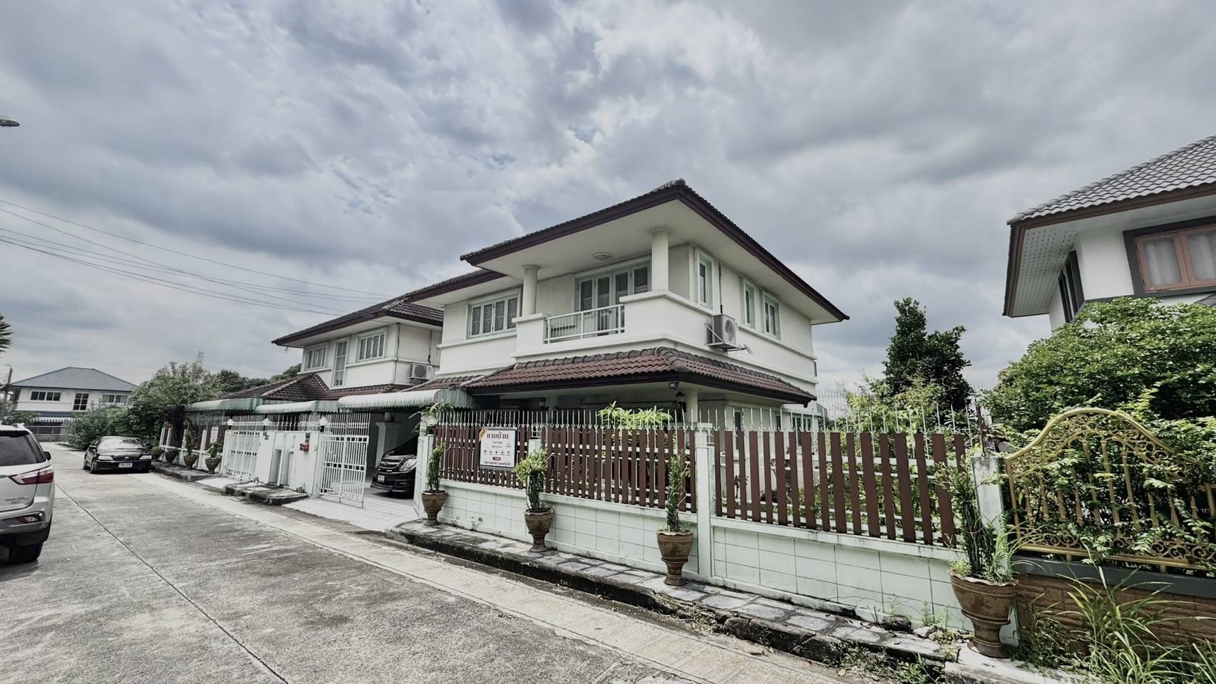 ขายบ้านเดี่ยว โรยัล ปาร์ค วิลล์ สุวินทวงศ์ (Royal Park Ville Suwinthawong) บ้านเดี่ยว 2 ชั้น 2 หลังติด 6 ห้องนอน 4 ห้องน้ำ 3 ที่จอดรถ