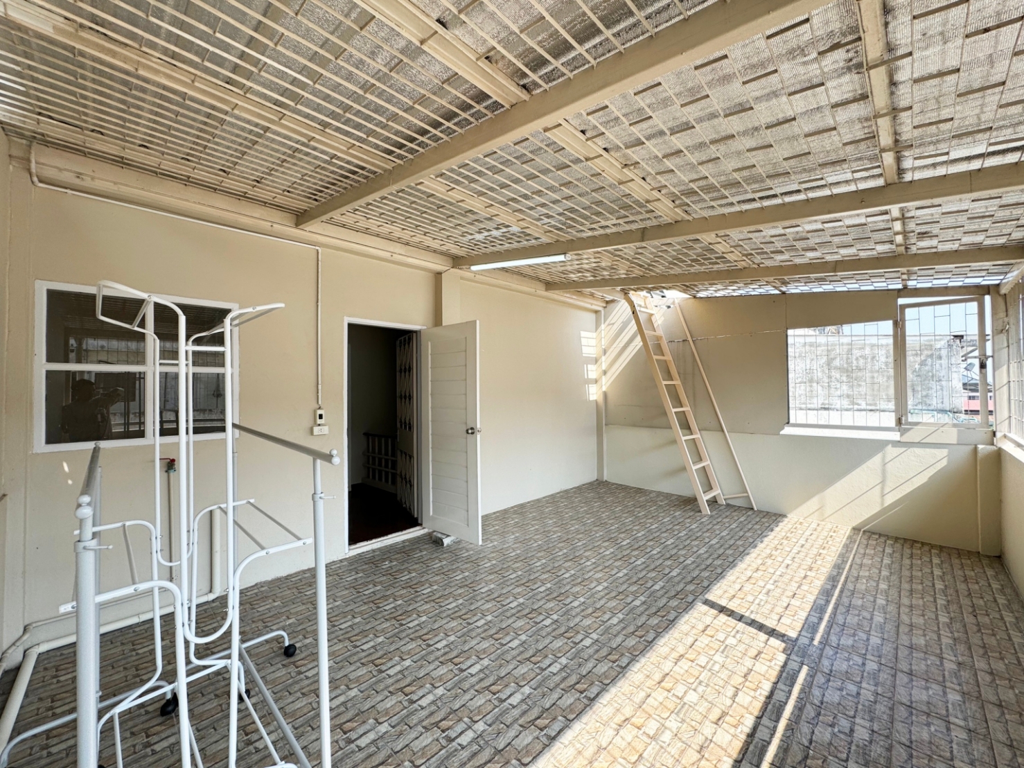 ให้เช่าทาวน์เฮ้าส์ 4 ชั้น หมู่บ้านวราธรวิลล์ พัฒนาการ 44 พร้อมเข้าอยู่ 9 ธ.ค. 68 (N.1394)