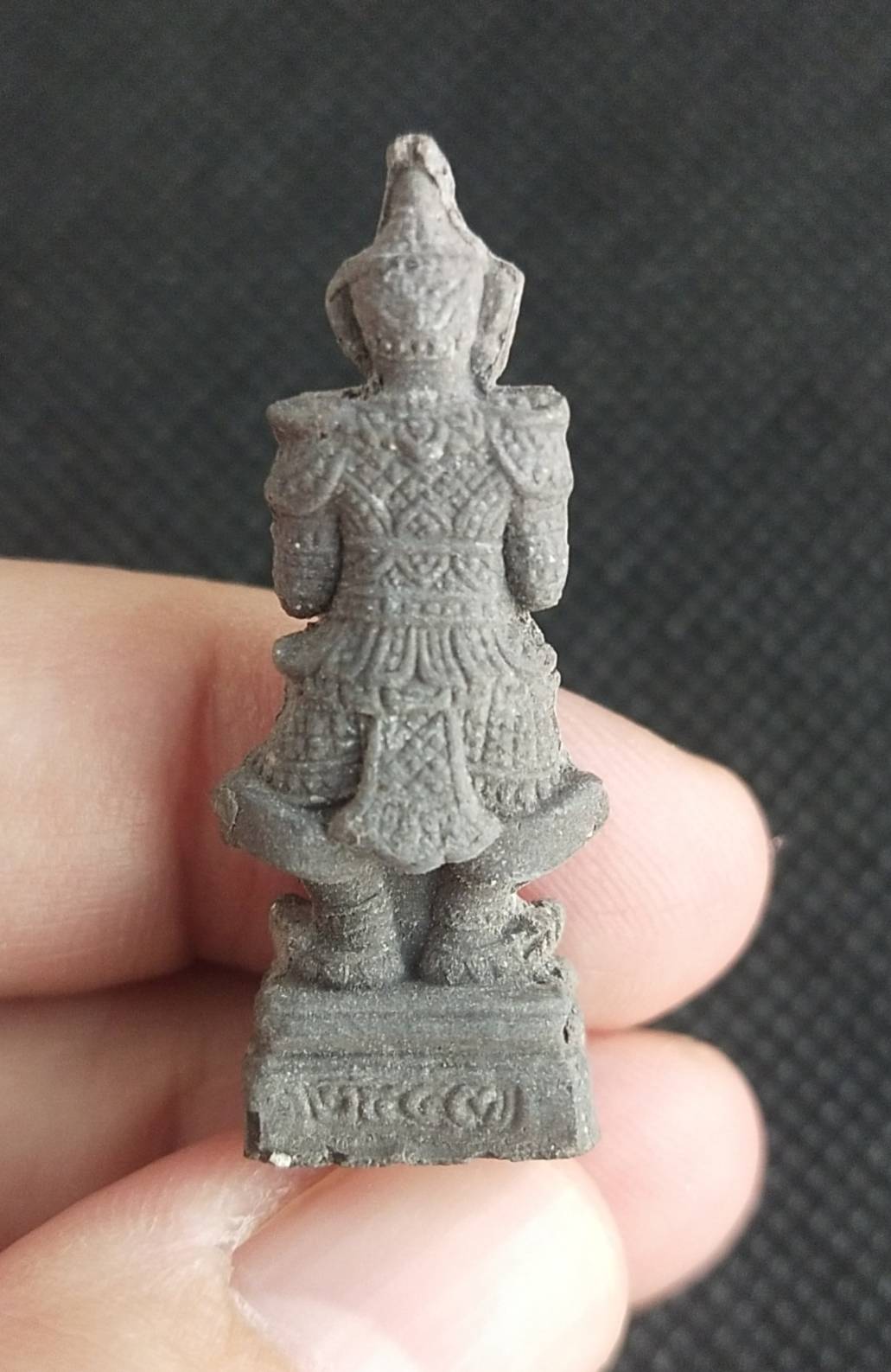 ท้าวเวสสุวรรณ รุ่นแรก เนื้อผงตะเคียน หลวงพ่อพูล วัดไผ่ล้อม ปี 2547