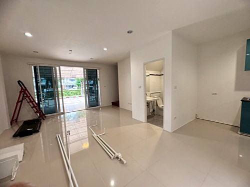 ให้เช่าทาวน์โฮม หมู่บ้านดิเอ็กซ์คลูซีฟ พัฒนาการ44 (The Exclusive-Pattanakarn44) ใกล้ APL หัวหมาก (N.1915)