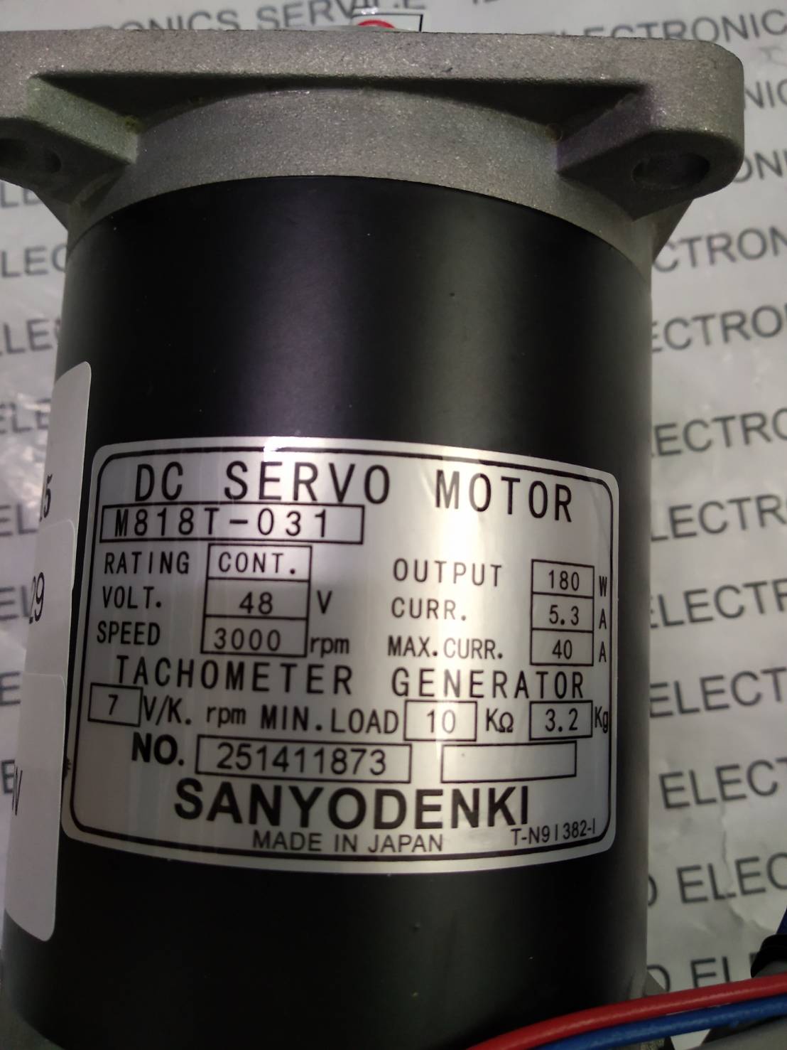 SERVO MOTOR " SANYO DENKI " MODEL : M818T-031