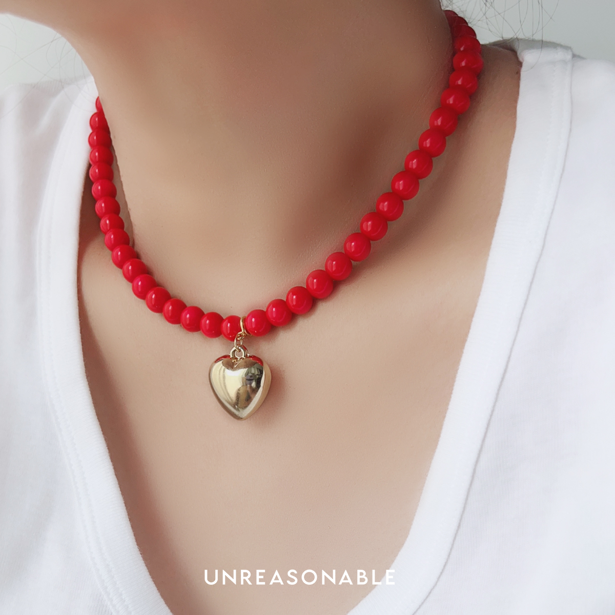 สร้อยคอสีแดง Bead 6 mm. พร้อมจี้สีทอง ถอดได้ UA1007-01 Unreasonable Accessories