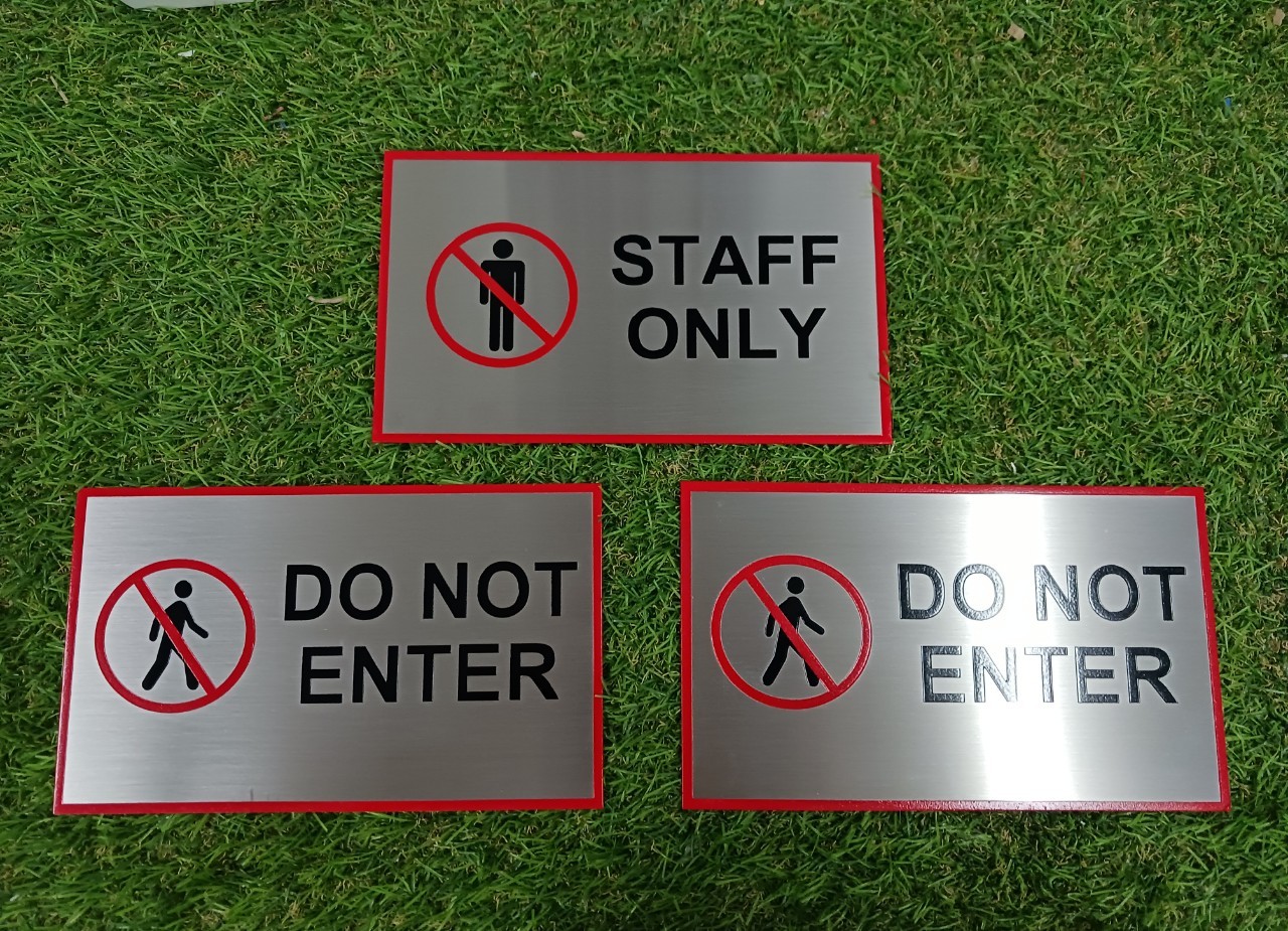 ป้ายเนมเพลท เเสตนเลสกัดกรด