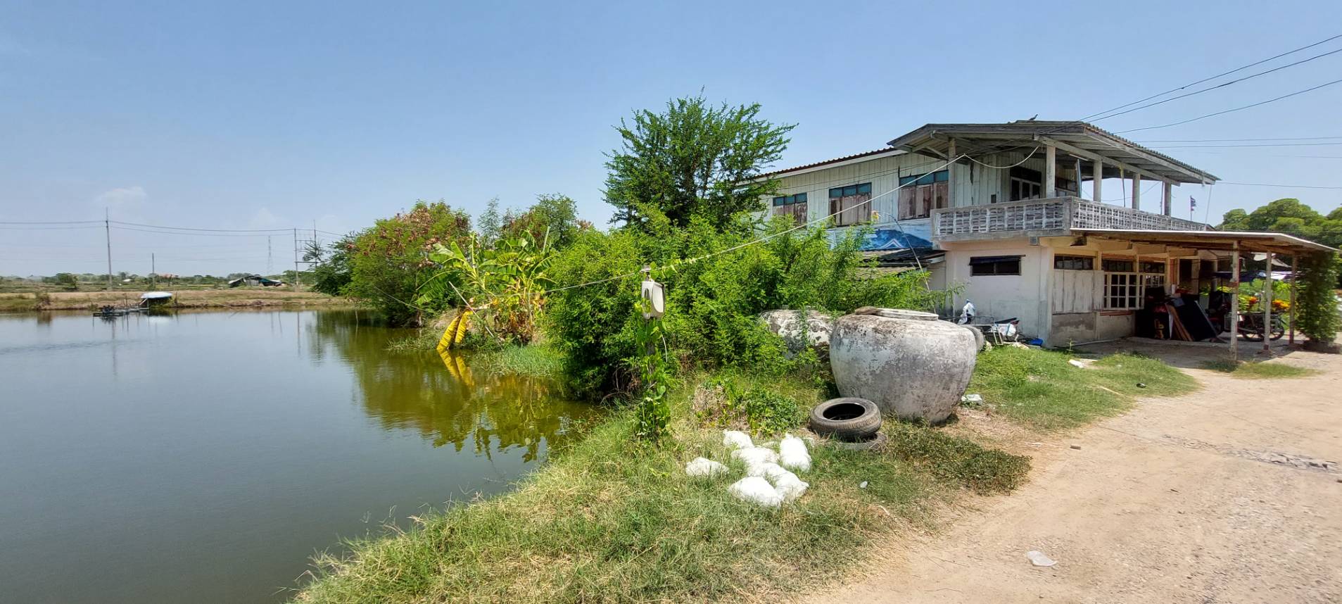 • ขาย ที่ดิน เนื้อที่ 8 ไร่ ถนนจรัญยานนท์ อำเภอบางปะกง ฉะเชิงเทรา • เป็นที่ดินบ่อกุ้ง/บ่อปลา อยู่ติดคลองสำโรง ใกล้ถนนบางนา-ตราด • เหมาะสำหรับธุรกิจบ่อตกปลา/ตกกุ้ง เลี้ยงปลาเลี้ยงกุ้ง หรือร้านอาหาร.