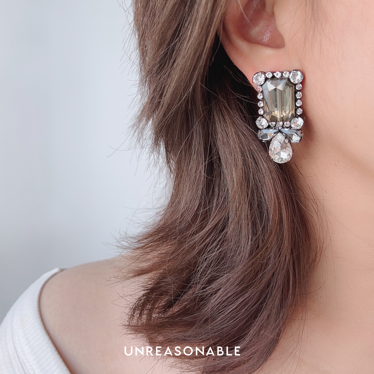 ต่างหูพลอยกระจกสีน้ำตาล Earrings ต่างหูคลิป ต่างหูก้านเงินแท้ UA0607-02 Unreasonable Accessories