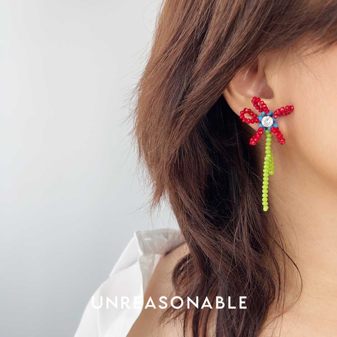 ต่างหูดอกไม้ สีแดง ต่างหูคลิป ต่างหูก้านเงินแท้ น้ำหนักเบา สวยใส่สบาย UA0809-02 Unreasonable Accessories