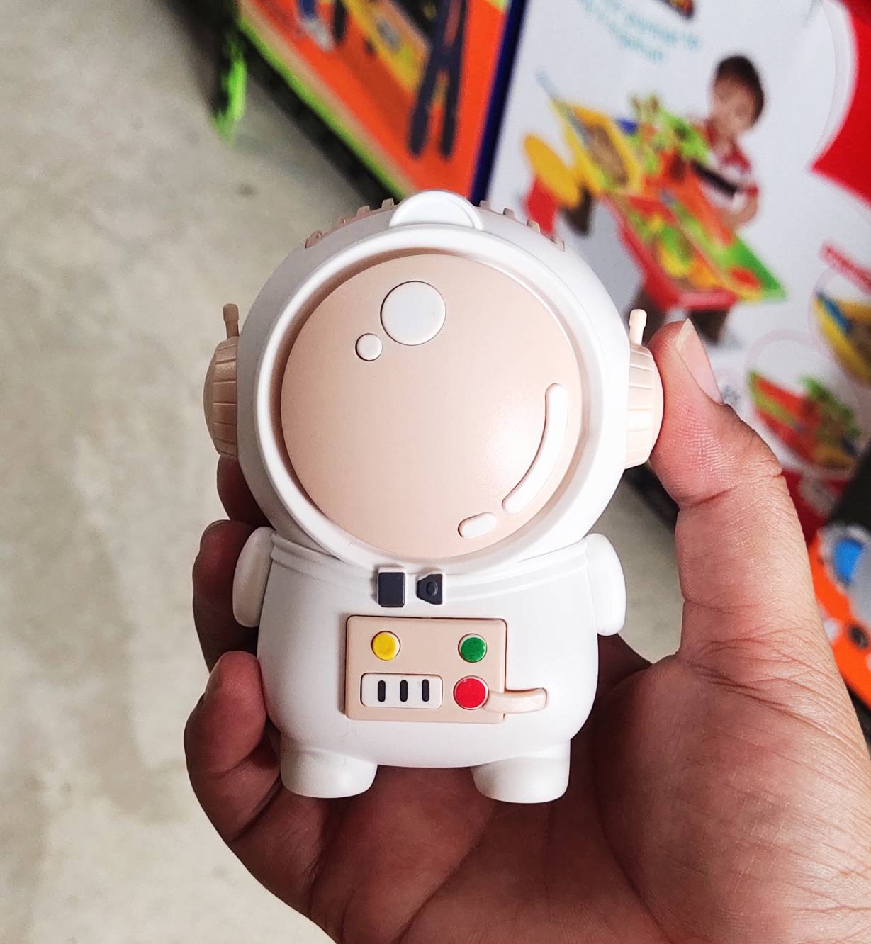 พัดลม นักบินอวกาศ พัดลมคล้องคอ แบบไร้ใบพัด ชาร์จ USB พัดลมแบบพกพา มี หลายสีให้เลือก (เเจ้งสีในเเชทได้เลย)
