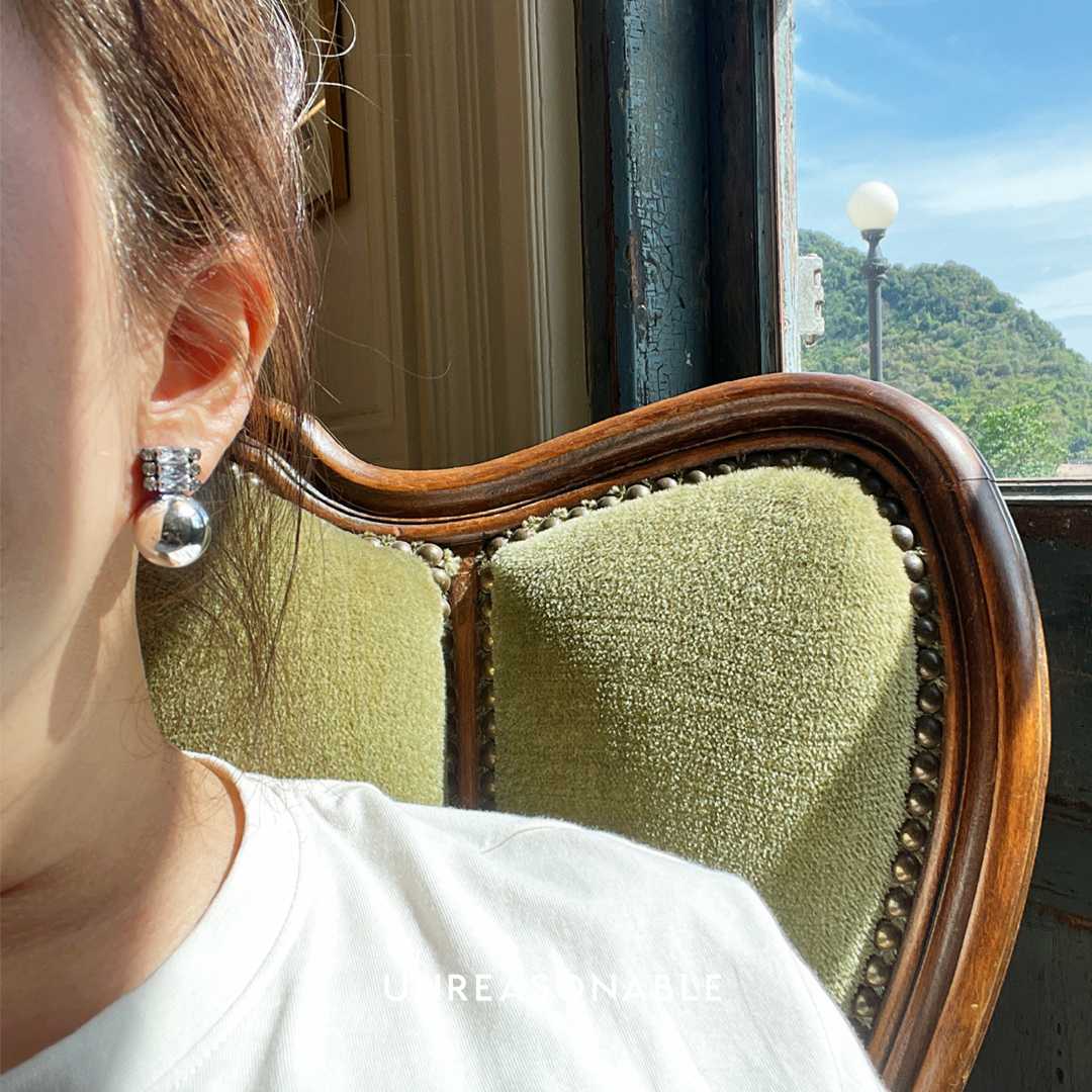 ต่างหู สีเงิน ต่างหูคลิป ต่างหูก้านเงินแท้ น้ำหนักเบา สวยใส่สบาย UA0881-01 Unreasonable Accessories