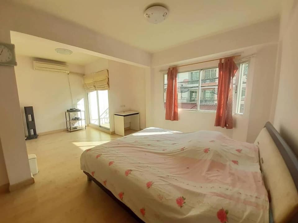 ขายด่วน ศุภาลัยซิตี้โฮม ลาซาล 20 ตรว. 3 ชั้น ถนนกว้าง (ทำเลดีเกินคาด) (ต่อรองได้) (N.256)