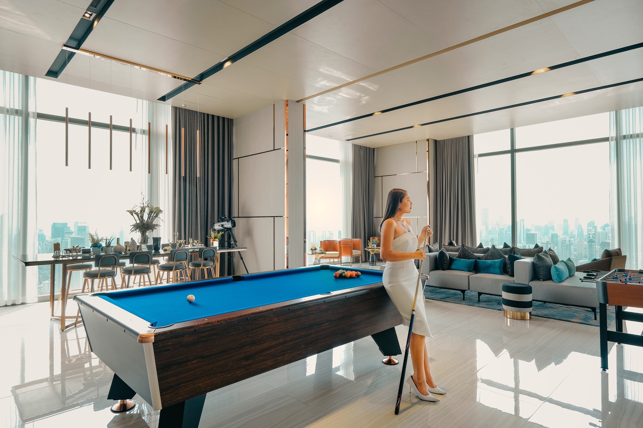 Cloud Thonglor–Phetchaburi Condominium Experience and prove for yourself the true value of location, luxury, and lifestyle — a high-end condominium offering over 4,000 sq.m. of full-facility common areas, the most comprehensive in this district.