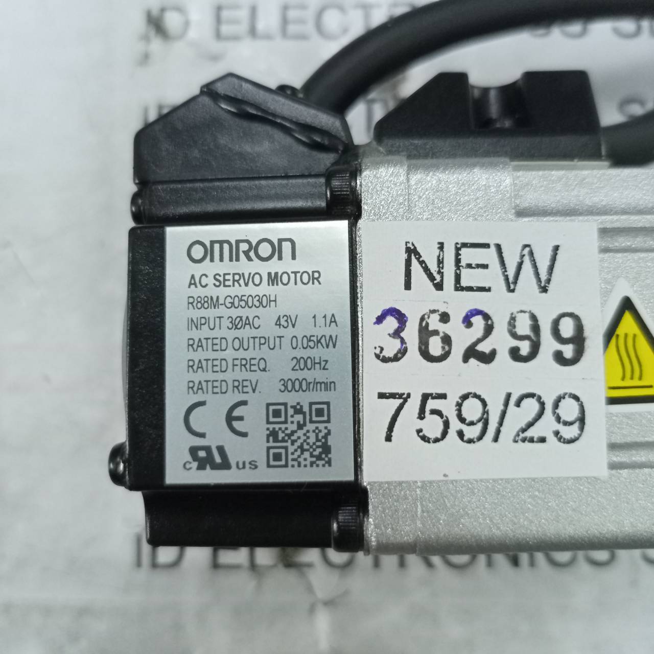 R88M-G05030H MOTOR "OMRON"