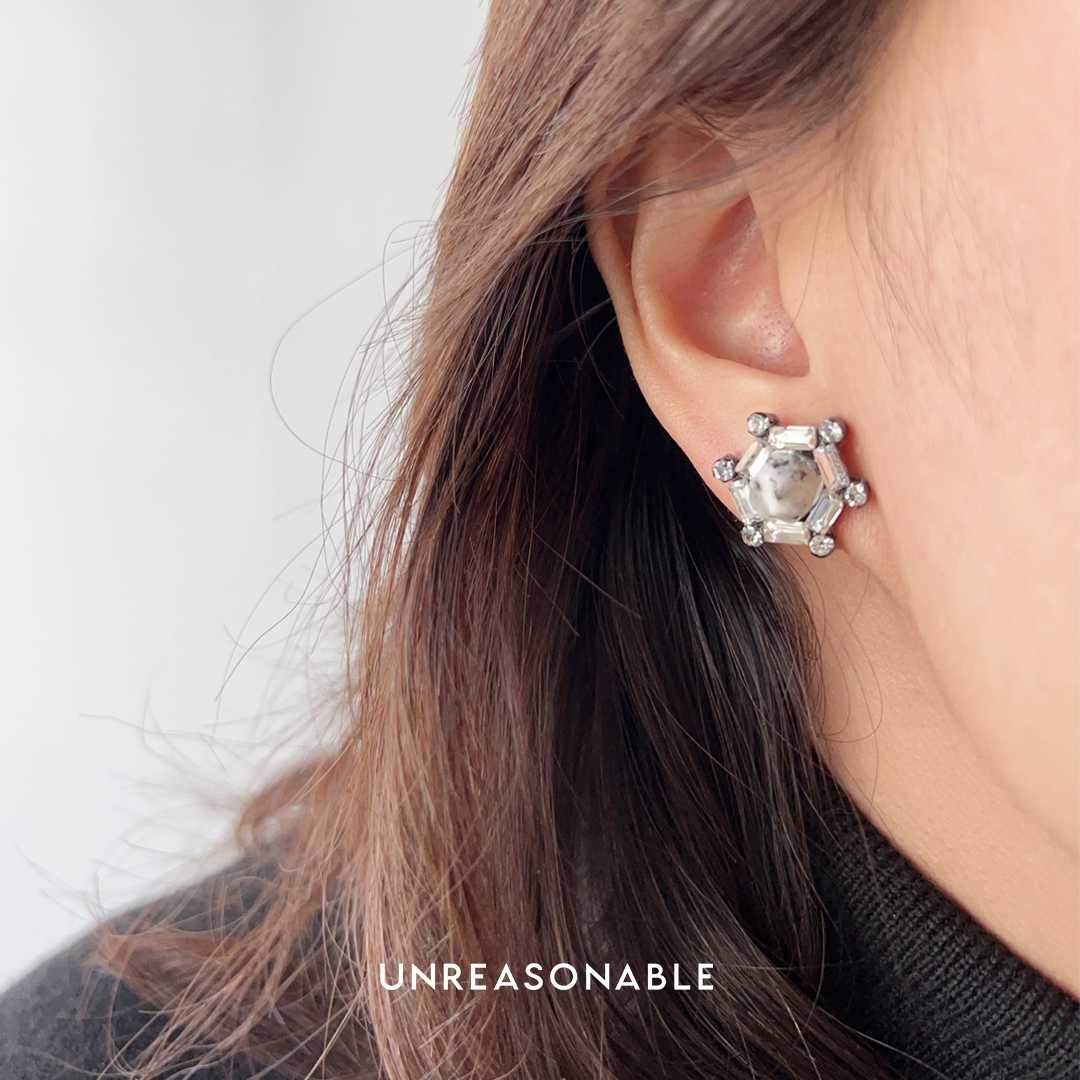 ต่างหู หินธรรมชาติ ลาบลาดอไลต์ Labradorite สีขาว UA0837-03 Unreasonable Accessories