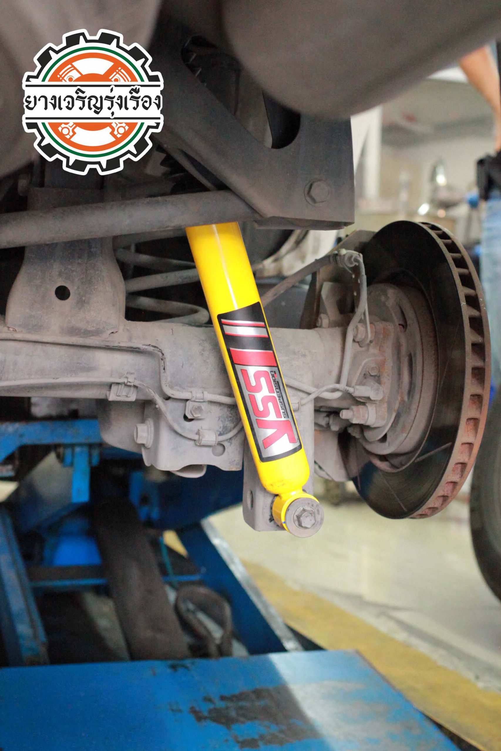 TOYOTA FORTUNER เสริมความกลมกล่อมให้กับรถคัดโปรด เพราะโช๊คอัพเก่าไม่ตอบโจทย์ [+] YSS DTG เซ็ทโช๊คอัพ คู่หลัง = 5,800 บาท ล้อเดิม ยางเดิม ก็ขับสนุกได้ [+] พร้อมบริการติดตั้ง + Set up ให้เหมาะกับยาง [+] ขับสนุกด้วยบริการ ——————————— โทร : 08-6544-5963 บุ๊ก และทีมงาน ยินดีต้อนรับครับ 𝙊𝙪𝙧 𝙎𝙚𝙧𝙫𝙞𝙘𝙚 บริการทางร้าน เรารับทำอะไรบ้าง 🔧 ติดตั้งยางแบบไร้รอย 100% 🔧 บริการสลับยาง ตามอายุ 🔧 มียางรถยนต์ทุกยี่ห้อให้เลือกซื้อ 🔧 เช็คช่วงล่าง แก้ปัญหาให้ตรงจุด 🔧 บริการล้างลิ้นปีกผีเสื้อ 🔧 บริการเช็คระยะรถยนต์ 🔧 เปลี่ยนถ่ายของเหลวทั้งระบบ 🔧 ตั้งศูนย์ด้วยเครื่อง HUNTER นำเข้าจาก USA #รถยนต์มีปัญหาไม่รู้ต้องแก้ตรงไหน ทางเรายินดี ตรวจหาปัญหาและหาวิธีแก้ บอกลูกค้าก่อนลงมือทำเสมอราคาเป็นธรรมไม่เอาเปรียบ สบายใจคุณลูกค้า ———————————- ดูแลให้คำปรึกษาทุกปัญหาคาใจ ไม่ทิ้งลูกค้า มีบริการหลังการขาย 【ให้ผู้เชี่ยวชาญของเรา ดูแลรถคุณ】 ร้านยางเจริญรุ่งเรือง ยินดีต้อนรับครับ ———————————- #โช๊คอัพรถยนต์ #monroe #yss #kayaba #profender #ร้านยางเจริญรุ่งเรือง #นนทบุรี #งามวงศ์วาน #amsfix #บริการช่วงล่างรถยนต์ #ซ่อมบำรุงช่วงล่าง #เซทอัพโช๊คอัพรถยนต์