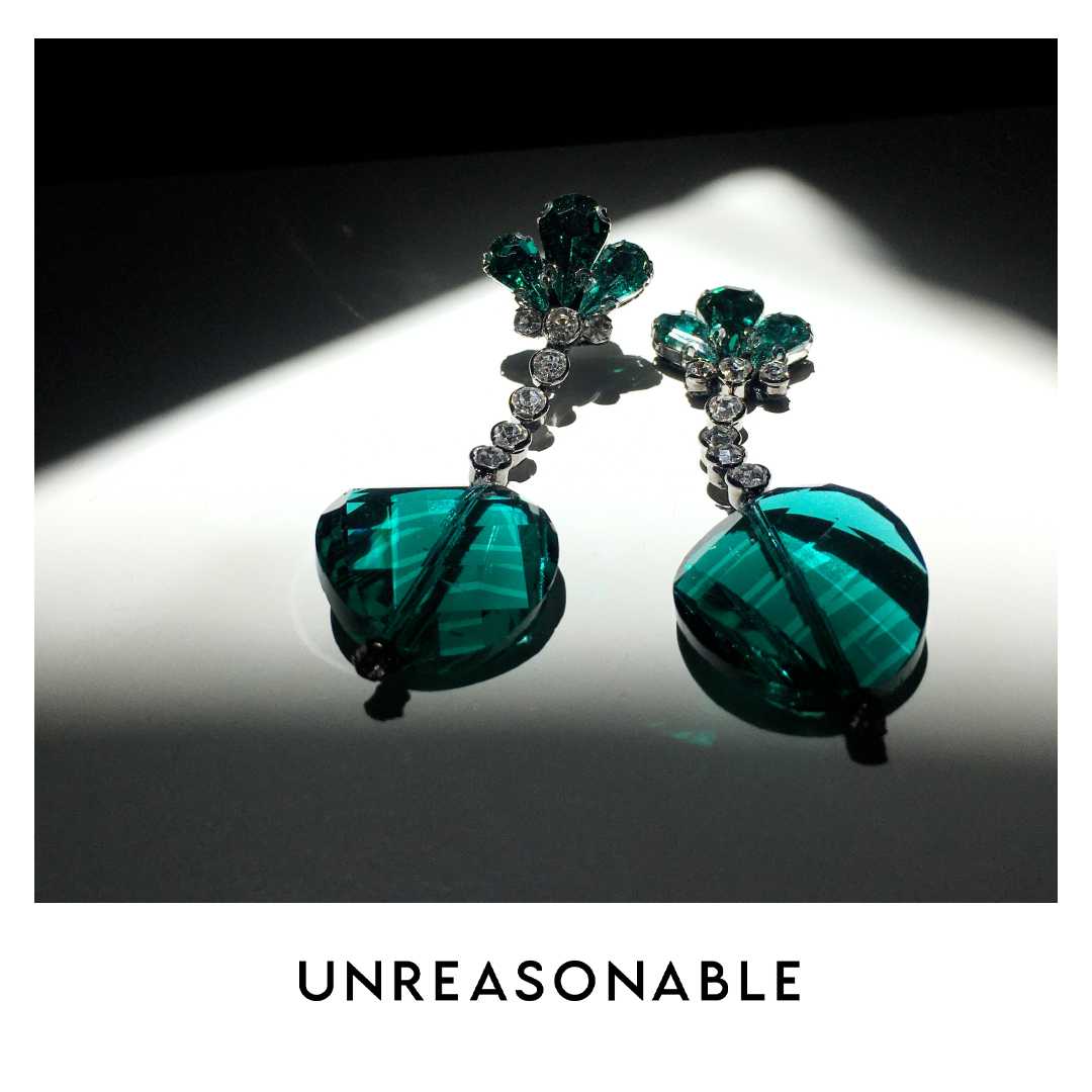 ต่างหู Drop สีเขียว ต่างหูคลิป ต่างหูก้านเงินแท้ น้ำหนักเบา สวยใส่สบาย UA0724-01 Unreasonable Accessories