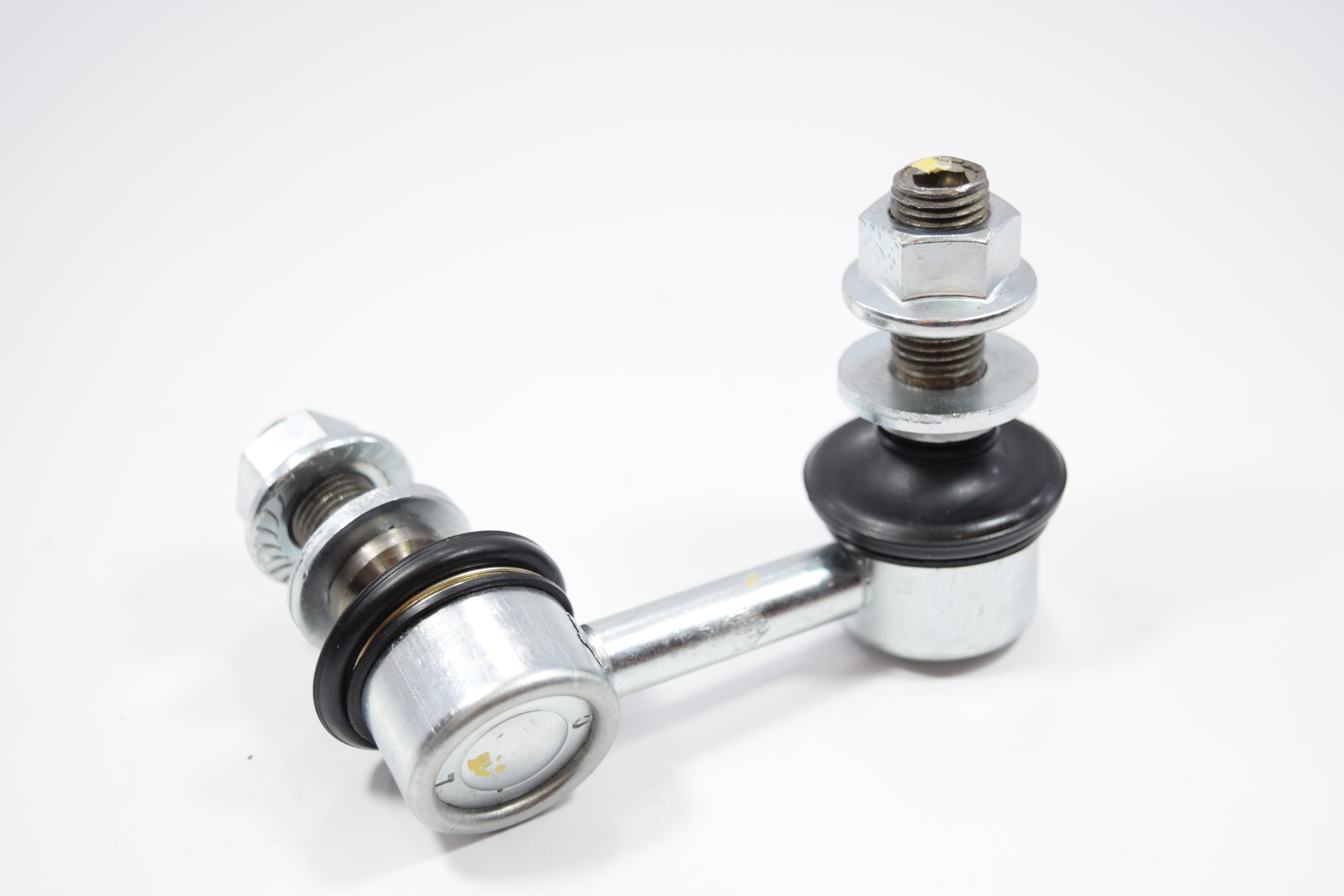 (ประกัน 6 เดือน) ลูกหมากกันโคลงหน้า NISSAN NAVARA (D40T) ปี 2007-On / NP300 ปี 2014-On นิสสัน นาวาร่า / ขนาด ยาว A 66 mm. / เกลียวเสื้อ B 12 mm. / ตัวเลขบอกทิศ C 20' R, 4' L / 3L-N130 / ยี่ห้อ 333 (1คู่ 2 ตัว) (STABILIZER LINK FRONT) (ซ้าย / ขวา