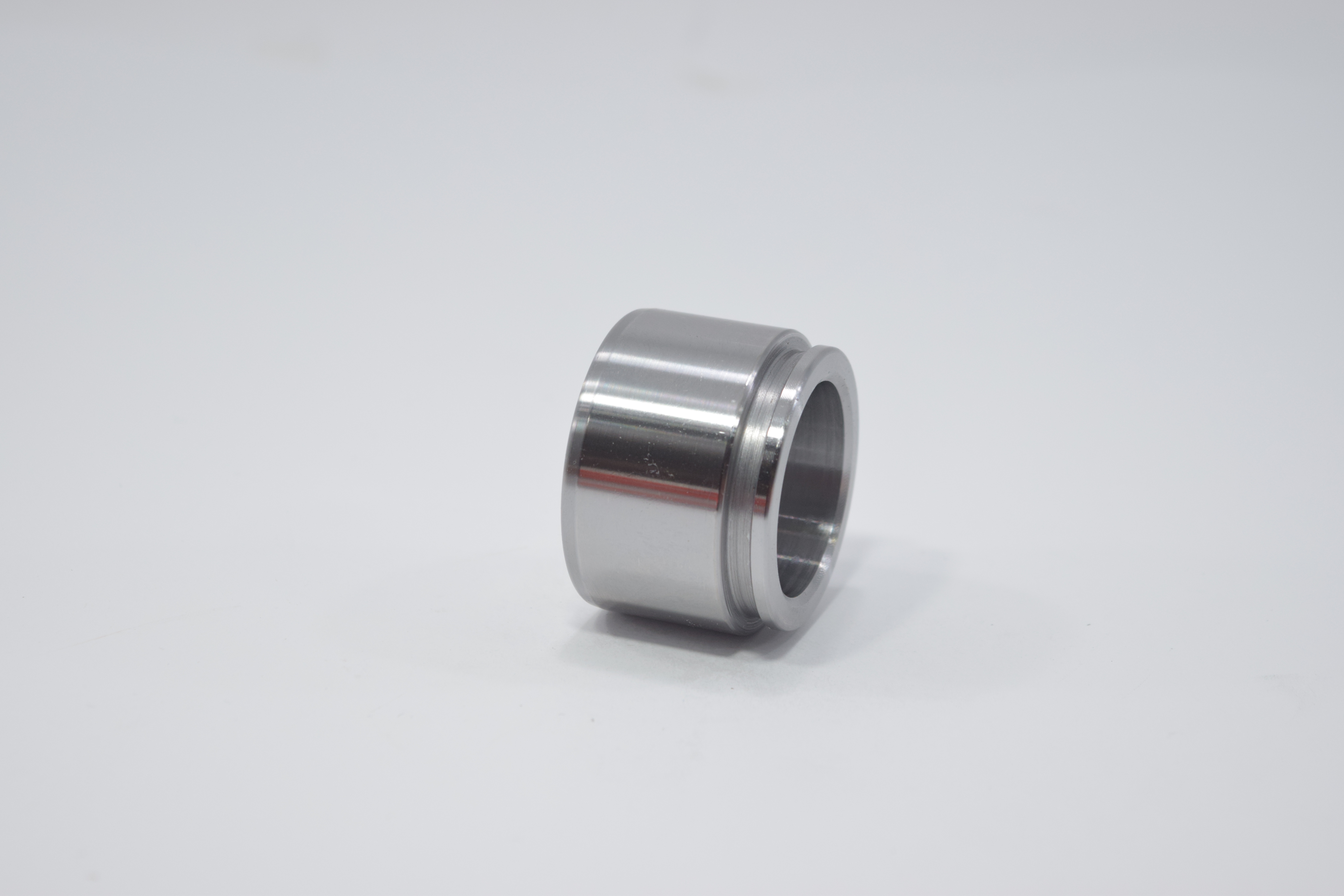 ลูกสูบดิสเบรค TOYOTA UZJ100, LEXUS ตัวหน้า โตโยต้า / 3PD-3811 / 47731 - 60030 / ขนาด วงนอก 45.30 / สูง 31.10 (จำนวน 1 ชิ้น) (CALIPER PISTON)