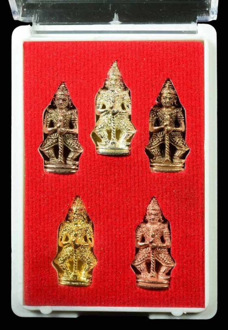 ท้าวเวสสุวรรณ เศรษฐีหนุนดวง ชุดเนื้อชนวนกรรมการพิมพ์ 2หน้า (หลวงพ่อหนุน สุวิชโย) วัดพุทธโมกพลาราม จ.สกลนคร ปี 2560 (ศิษย์เอกหลวงพ่อฤาษีลิงดำ วัดท่าซุง สายอีสาน ผู้ค้นพบวิชา พุทโธระเบิด อันลือลั่น)