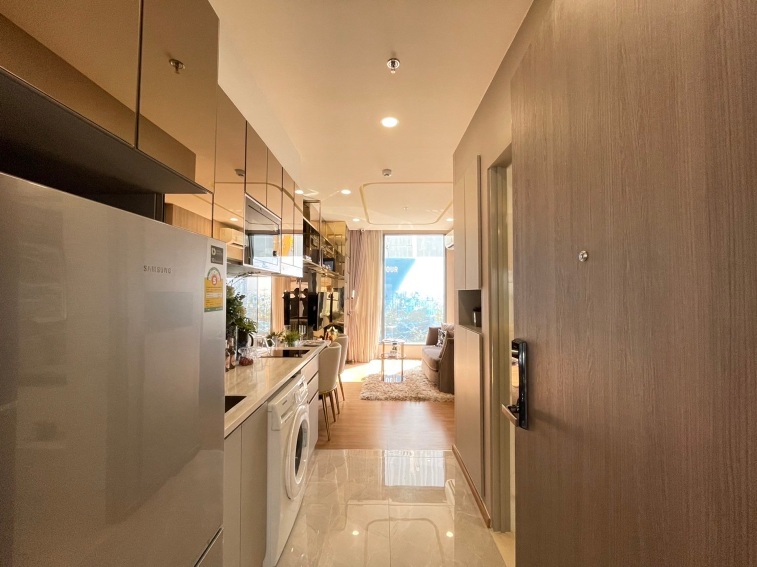 Cloud Thonglor–Phetchaburi Condominium Experience and prove for yourself the true value of location, luxury, and lifestyle — a high-end condominium offering over 4,000 sq.m. of full-facility common areas, the most comprehensive in this district.