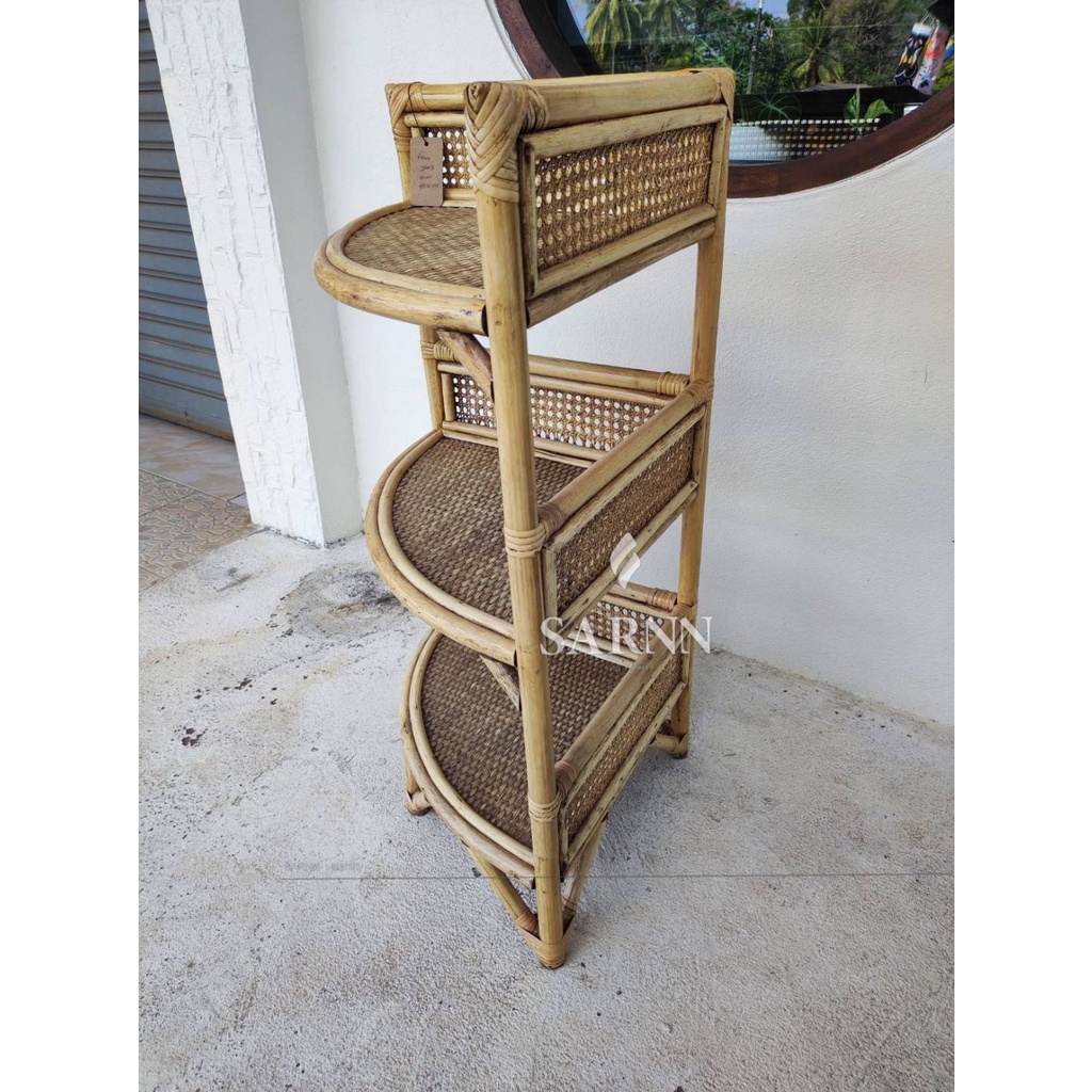 ชั้นวางของหวายแท้เข้ามุม