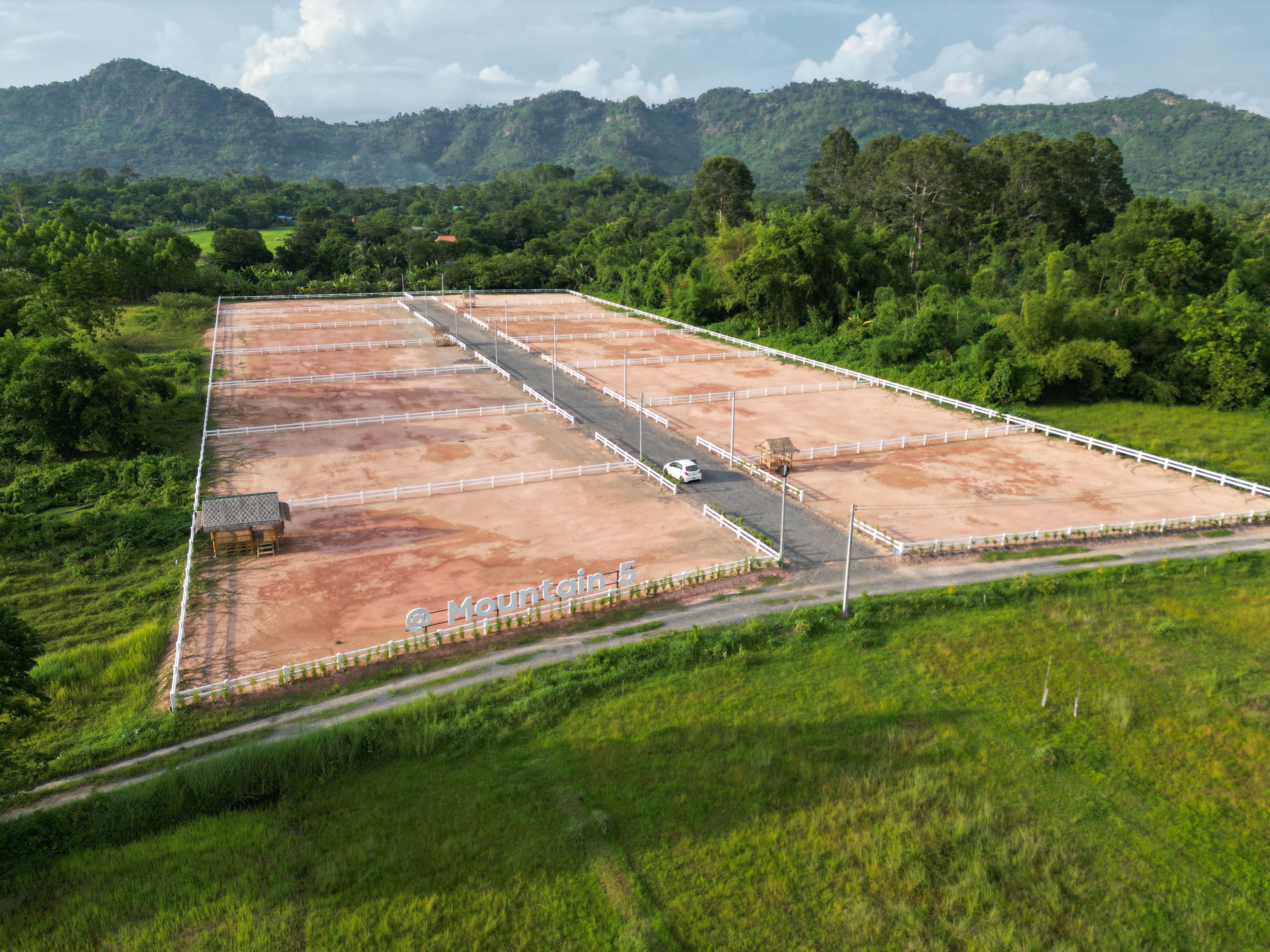 ที่ดินนครนายก วิวภูเขาสวยๆ ราคาแปลงละ 1.36 ล้านบาท สด และผ่อน