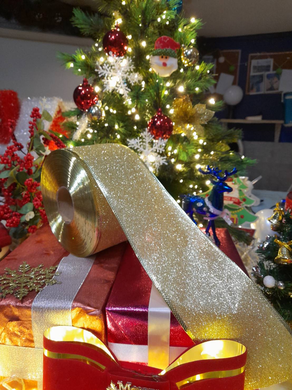 โบว์ริบบิ้นสีทองอกากเพชร ขนาด10cm