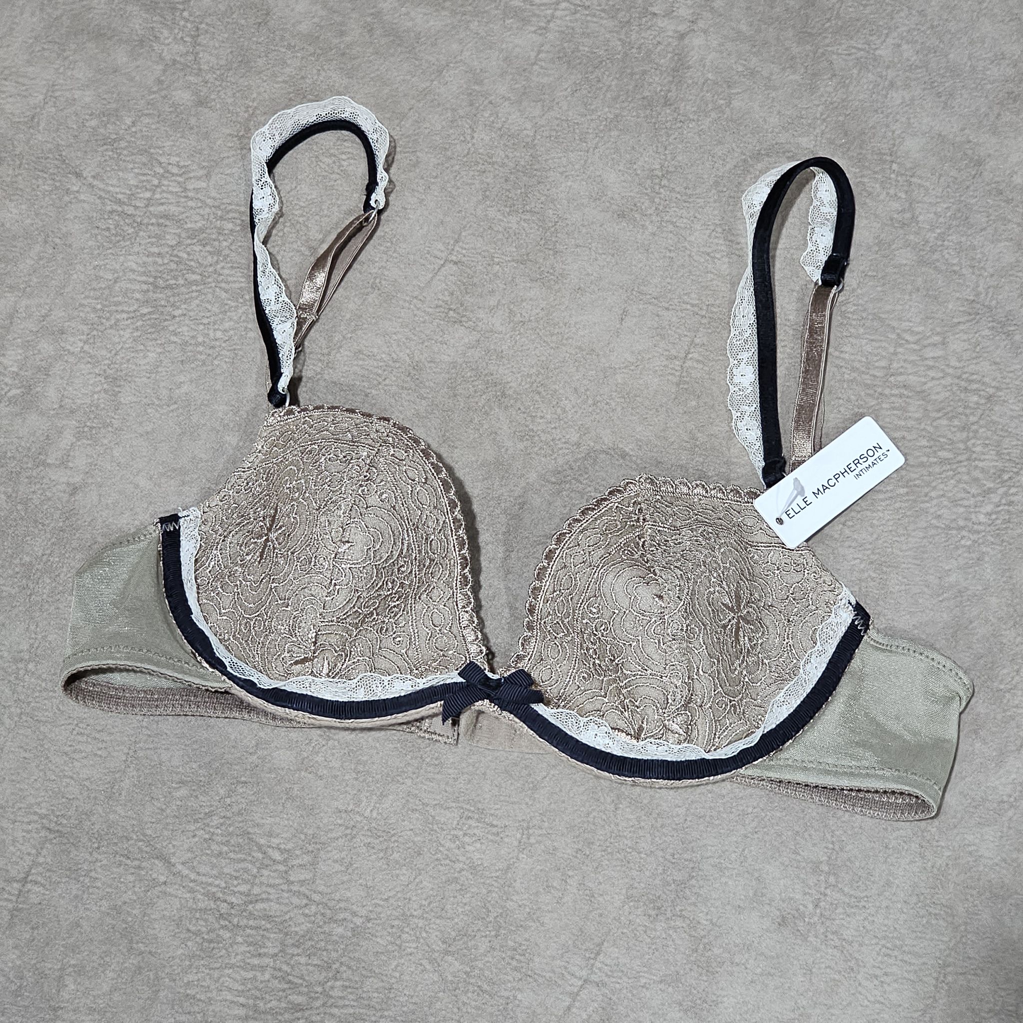 ของใหม่! ป้ายห้อย! ของแท้ 100%!! ชุดชั้นใน Elle Macpherson ขนาด UK32A/EUR70A