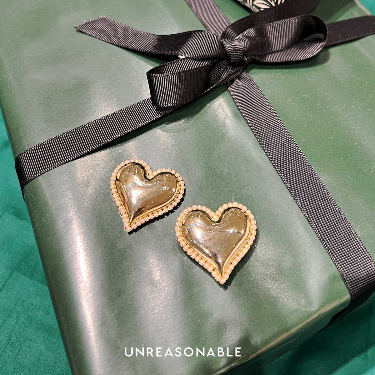 ต่างหูหัวใจสีทอง Golden Heart UA0975-01 Unreasonable Accessories