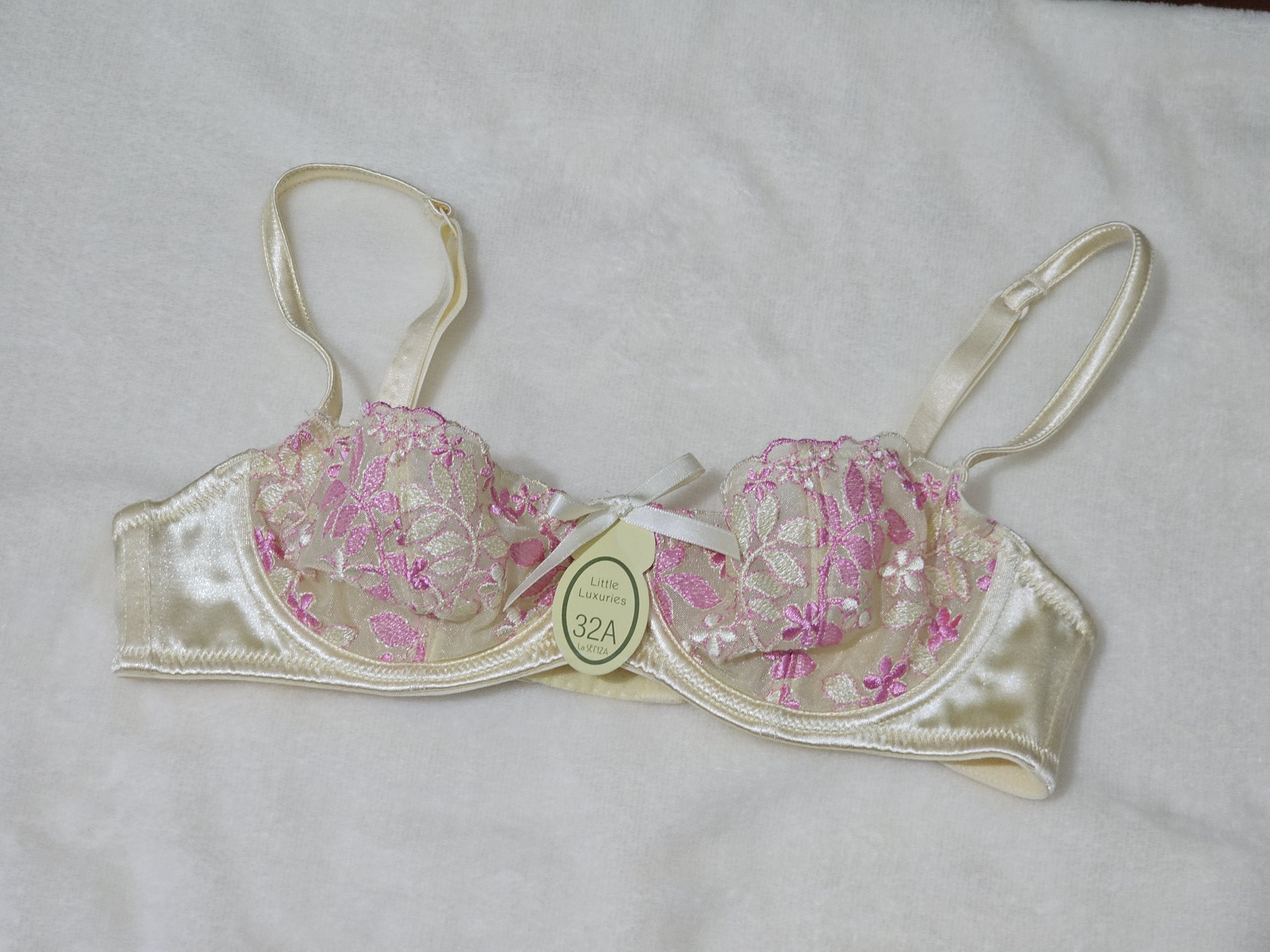 ของใหม่! ป้ายห้อย! ของแท้ 100%!! ชุดชั้นใน La Senza ขนาด UK32A/EUR70A สีเหลือง