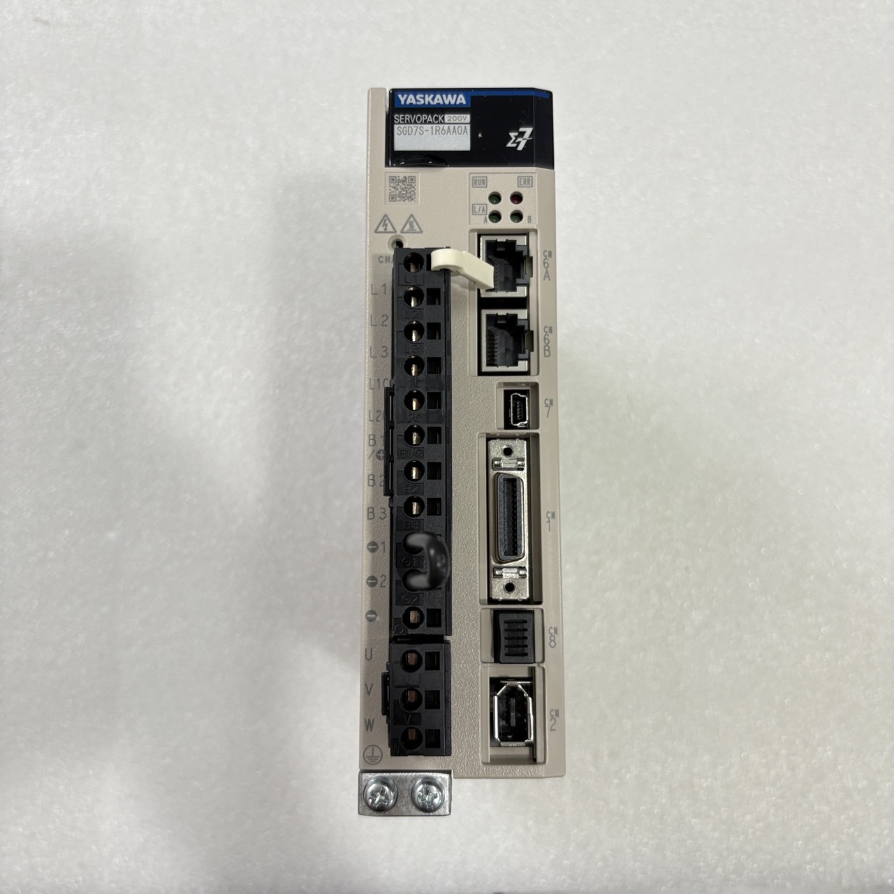 SGD7S-1R6AA0A DRIVE "YASKAWA"