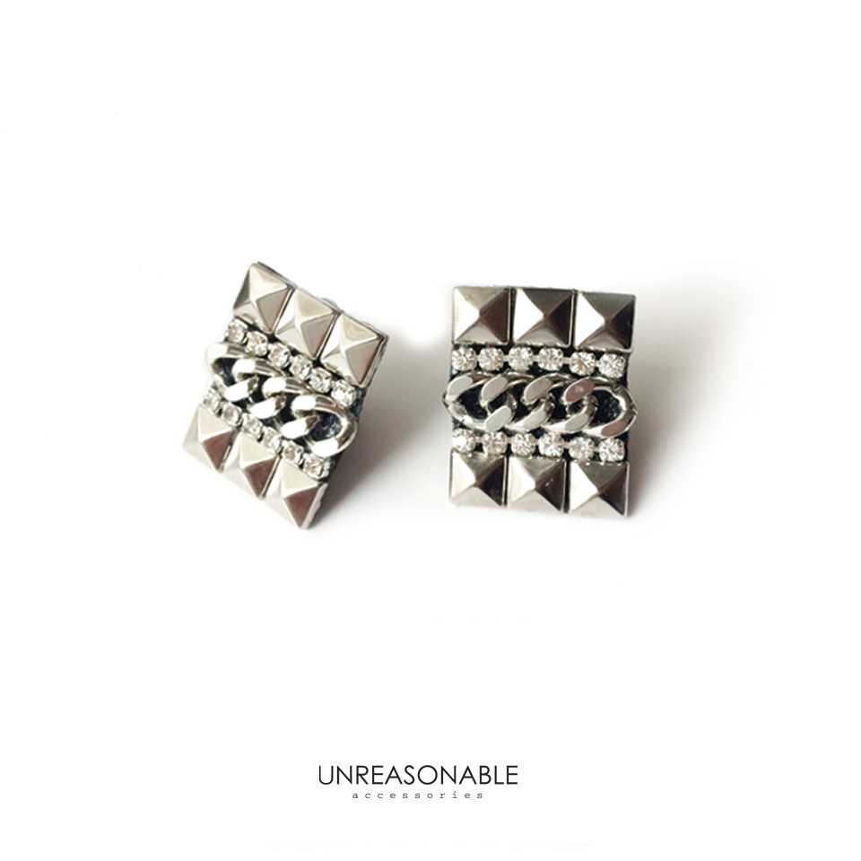 ต่างหู Metallic Metallic ต่างหูคลิป ต่างหูก้านเงินแท้ น้ำหนักเบา สวยใส่สบาย UA0018-01 Unreasonable Accessories