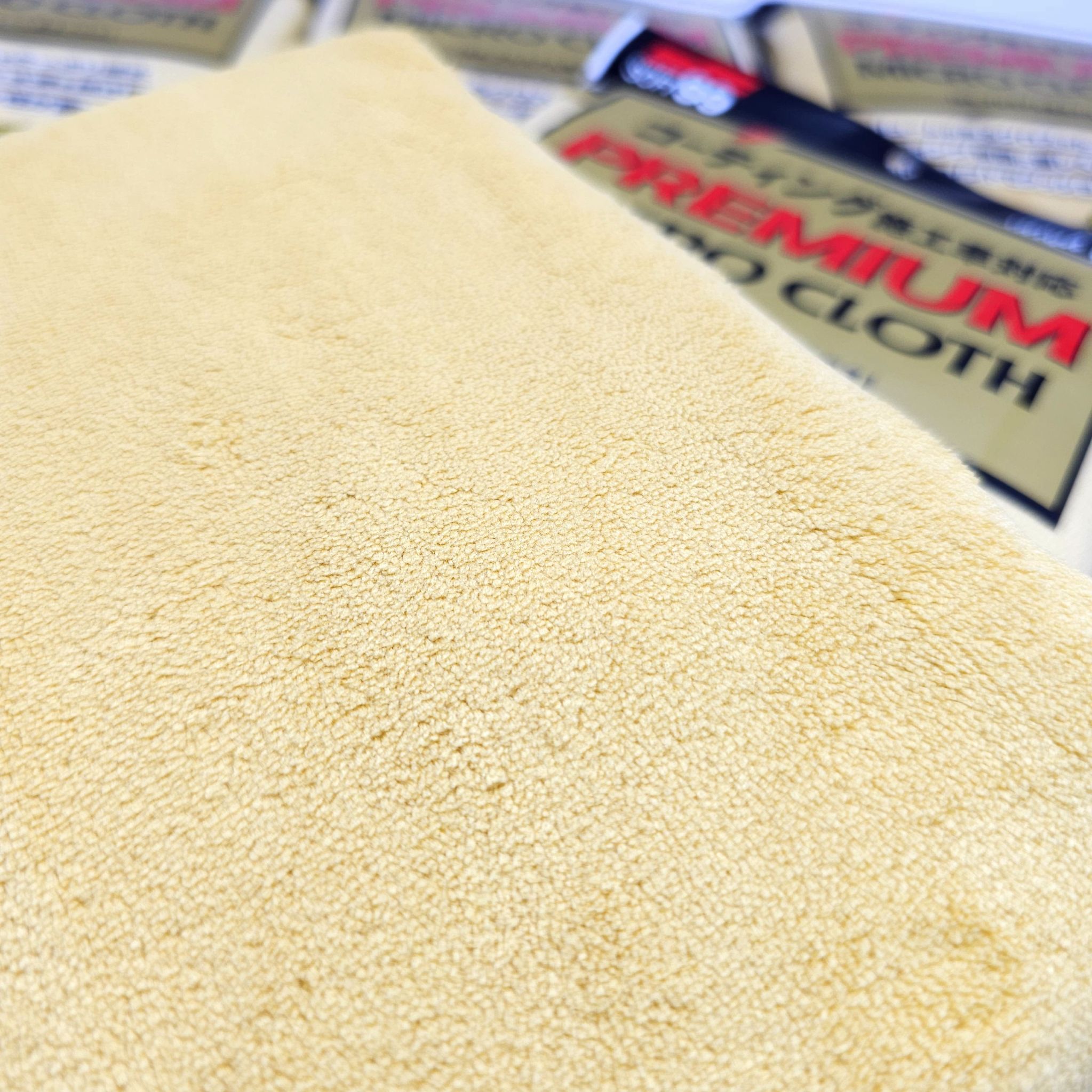 Soft99 premium micro cloth ผ้าไมโครไฟเบอร์ ผืนใหญ่ ขนาด 30 x 50 cm