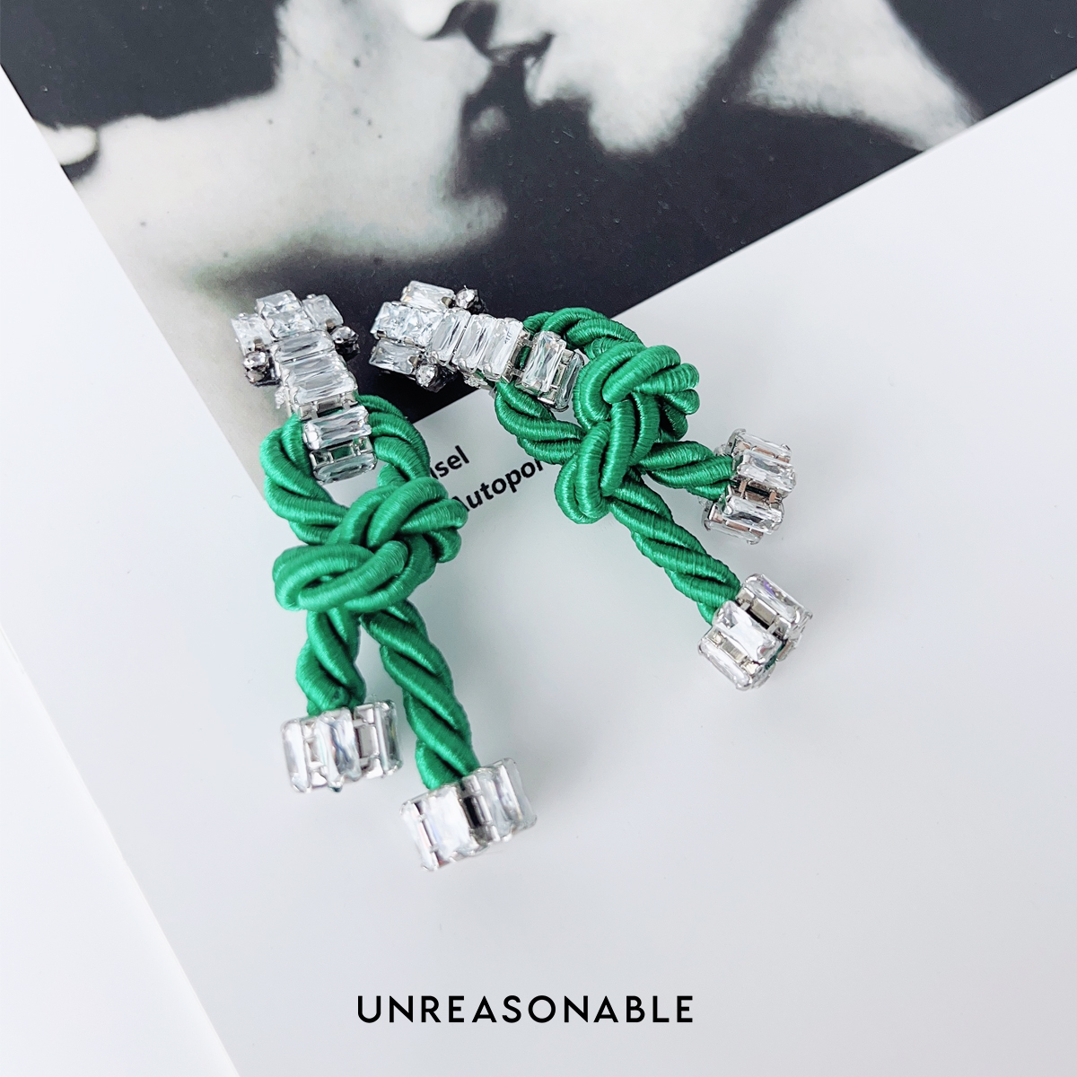 Knot earrings ต่างหูเชือก สีเขียว ต่างหูคลิป ก้านเงินแท้ น้ำหนักเบา UA1003-02 Unreasonable Accessories