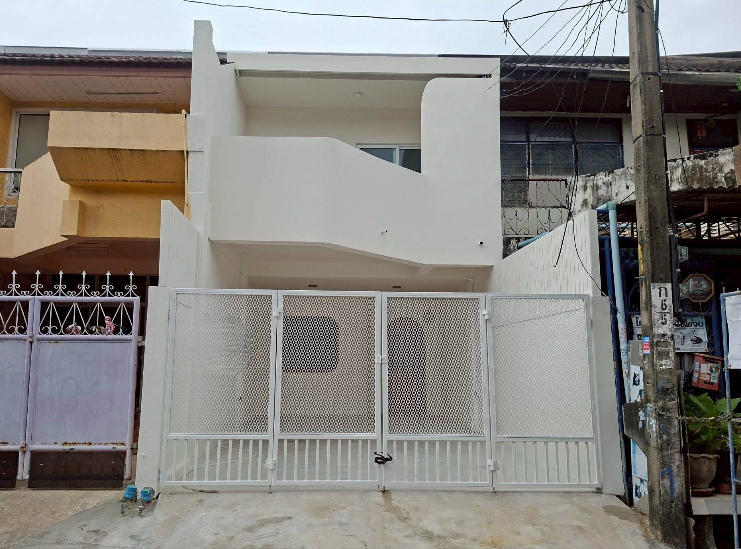 ขายทาวน์เฮ้าส์ 2 ชั้น ซอยอุดมสุข 47 รีโนเวทใหม่ทั้งหลังพร้อมอยู่ (N.1925)