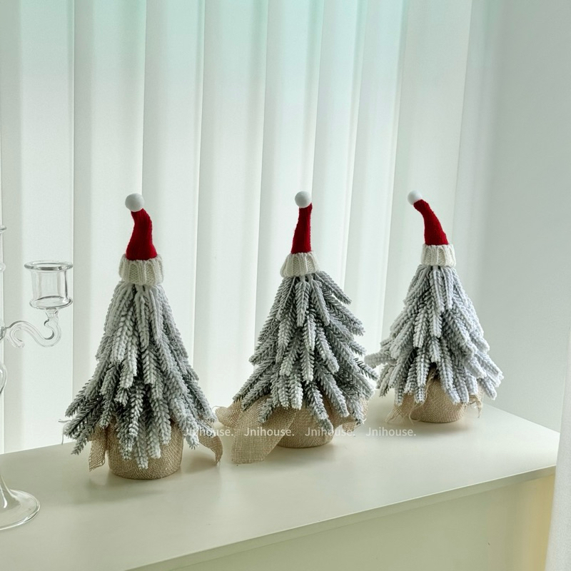 [พร้อมส่ง] Jnihouse : ต้นคริสต์มาสหิมะขาวหมวกแดง (White Wonder)