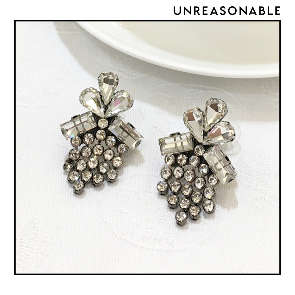 ต่างหู Crystal ต่างหูคลิป ต่างหูก้านเงินแท้ น้ำหนักเบา สวยใส่สบาย UA0649-01 Unreasonable Accessories