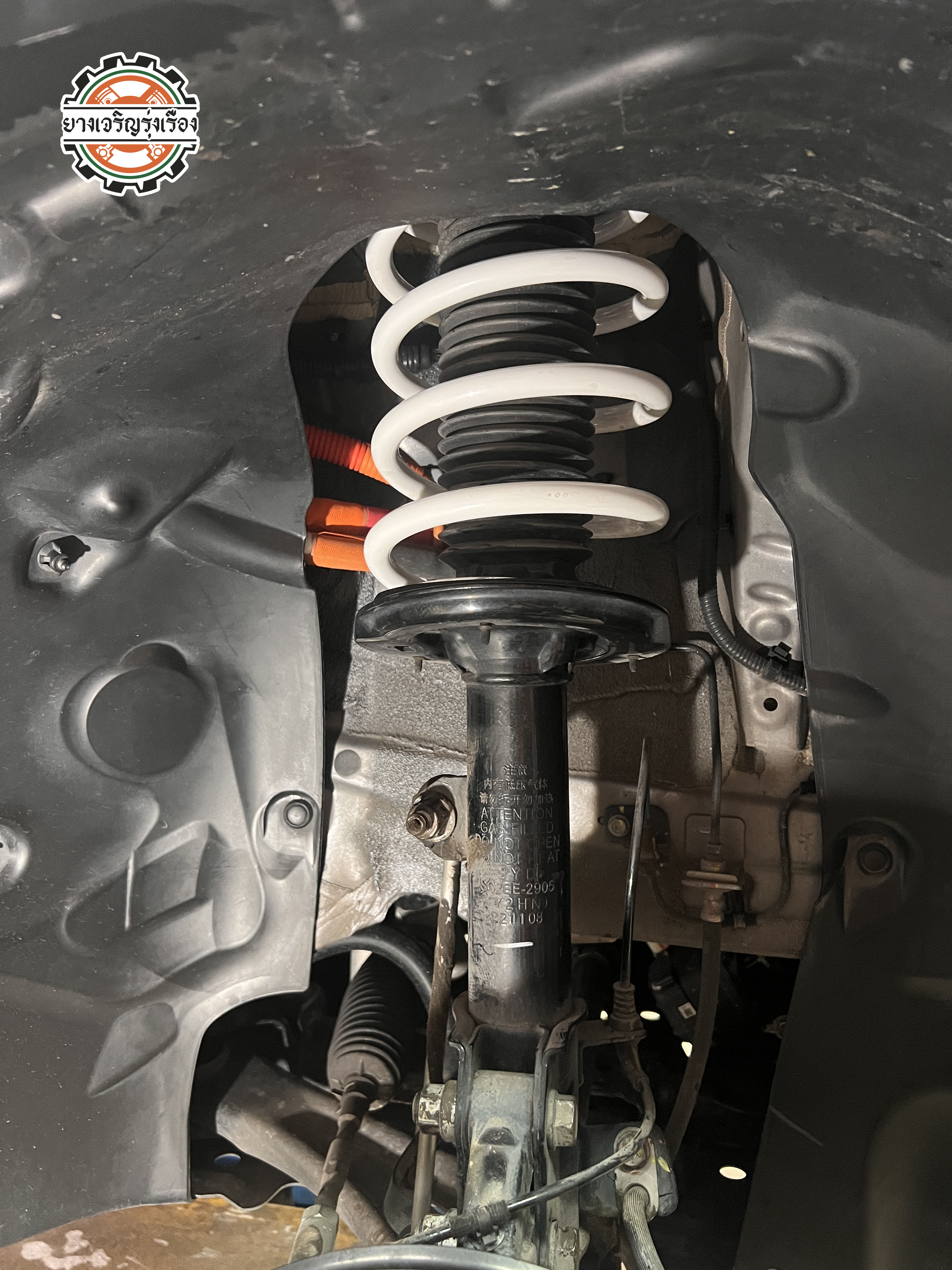 BYD ต้องการเปลี่ยน Spring เพิ่มความมั่นใจในการขับขี่ โทร.086-569-1915 [+] YSS COMFORT SERIES [WHITE] 𝙊𝙪𝙧 𝙎𝙚𝙧𝙫𝙞𝙘𝙚 บริการทางร้านเรารับทำอะไรบ้าง 🔧 ติดตั้งยางแบบไร้รอย 100% 🔧 บริการสลับยาง ตามอายุ 🔧 มียางรถยนต์ทุกยี่ห้อให้เลือกซื้อ 🔧 เช็คช่วงล่าง แก้ปัญหาให้ตรงจุด 🔧 บริการล้างลิ้นปีกผีเสื้อ 🔧 บริการเช็คระยะรถยนต์ 🔧 เปลี่ยนถ่ายของเหลวทั้งระบบ 🔧 ตั้งศูนย์ด้วยเครื่อง HUNTER นำเข้าจาก USA สอบถามข้อมูลเพิ่มเติม หรือนัดหมายเข้ารับบริการ Tel : 08-6569-1915 Tel : 08-6544-5963 Line id : @88rw Tiktok : https://www.tiktok.com/@88rwycrr Youtube : https://youtube.com/@88rw Facebook : https://www.facebook.com/88rwtire Location : https://goo.gl/maps/HrNUAZXPN94KvxZ98?coh=178573&entry=tt #รถยนต์มีปัญหาไม่รู้ต้องแก้ตรงไหน ทางเรายินดี ตรวจหาปัญหาและหาวิธีแก้ บอกลูกค้าก่อนลงมือทำเสมอราคาเป็นธรรมไม่เอาเปรียบ สบายใจคุณลูกค้า ---------------------------------- ดูแลให้คำปรึกษาทุกปัญหาคาใจ ไม่ทิ้งลูกค้า มีบริการหลังการขาย 【ให้ผู้เชี่ยวชาญของเรา ดูแลรถคุณ】 ร้านยางเจริญรุ่งเรือง ยินดีต้อนรับครับ ---------------------------------- #โช๊คอัพรถยนต์ #monroe #yss #kayaba #profender #ร้านยางเจริญรุ่งเรือง #นนทบุรี #งามวงศ์วาน #amsfix #บริการช่วงล่างรถยนต์ #ซ่อมบำรุงช่วงล่าง #เซทอัพโช๊คอัพรถยนต์