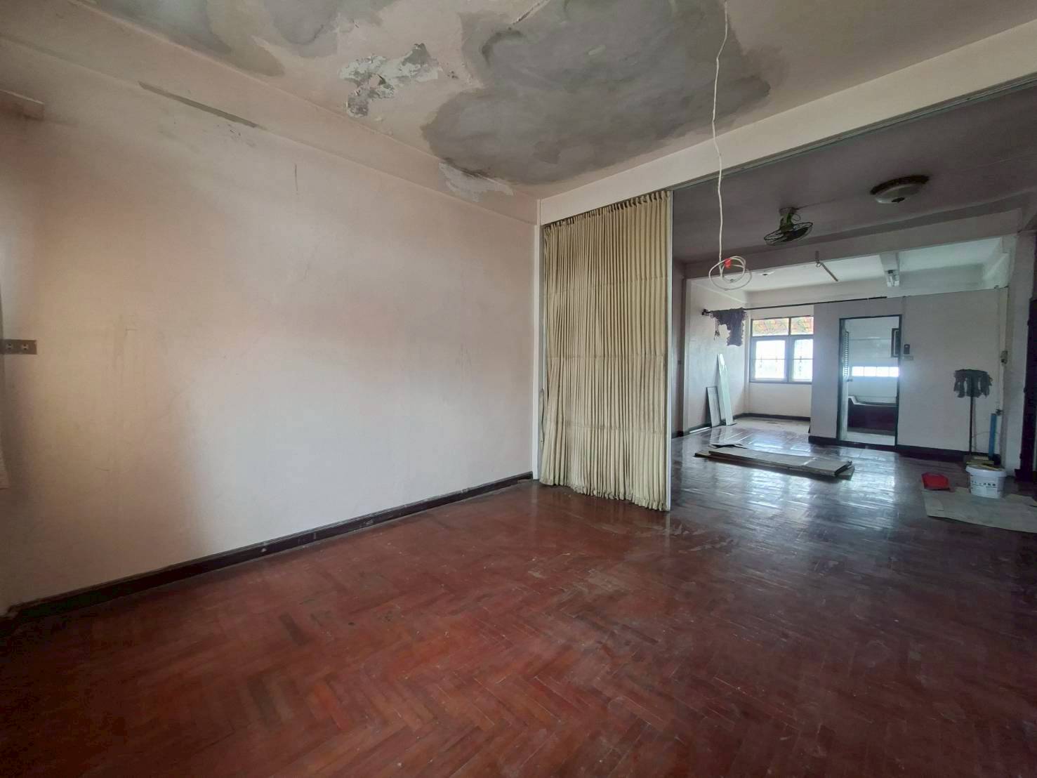 ให้เช่าอาคารพาณิชย์ 2 คูหา ติดถนนเฉลิมพระเกียรติ ใกล้ซีคอนสแควร์ ศรีนครินทร์ (N.1858)