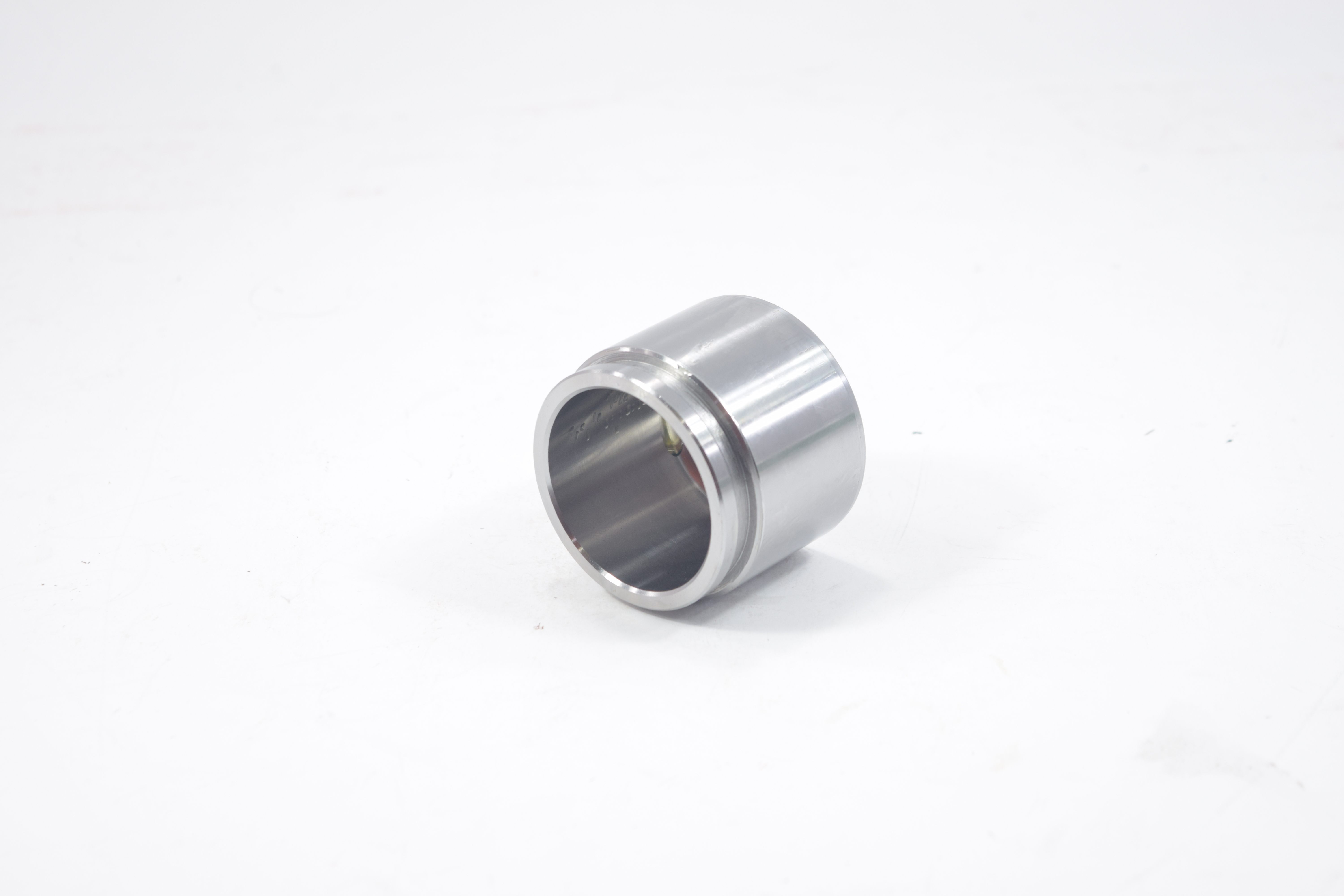 (ประกัน 6 เดือน) ลูกสูบดิสเบรค MITSUBISHI SPACE WAGON NA4 FR ตัวหน้า มิตซุบิชิ / 3PD-7900 / MR 527609 / ขนาด วงนอก 60.20 / สูง 47.60 (จำนวน 1 ชิ้น) (CALIPER PISTON)