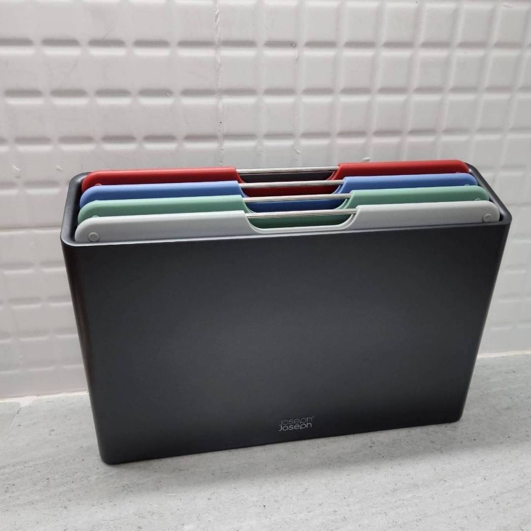 Joseph Joseph folio boards with storage case ชุดเขียง 4 ชิ้นพร้อมที่เก็บเขียง 4 อัน 4 สี