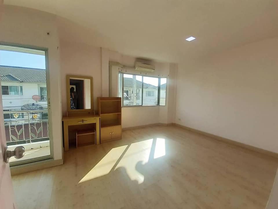 ขายด่วน ศุภาลัยซิตี้โฮม ลาซาล 20 ตรว. 3 ชั้น ถนนกว้าง (ทำเลดีเกินคาด) (ต่อรองได้) (N.256)