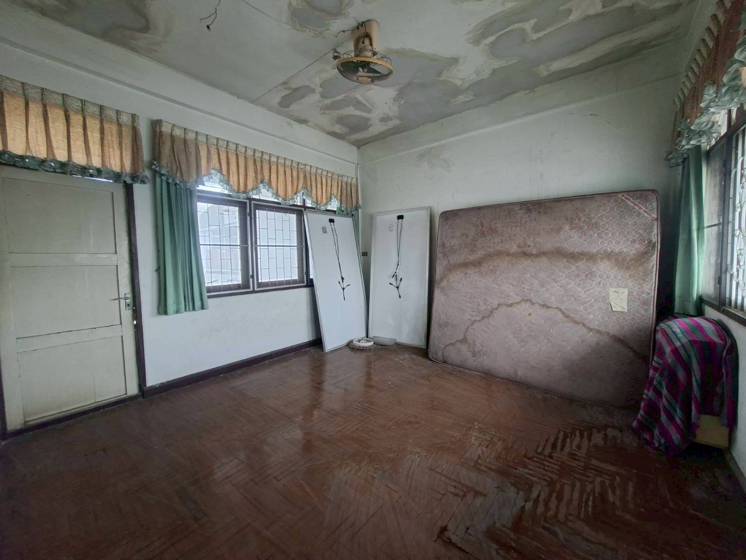 ให้เช่าอาคารพาณิชย์ 2 คูหา ติดถนนเฉลิมพระเกียรติ ใกล้ซีคอนสแควร์ ศรีนครินทร์ (N.1858)