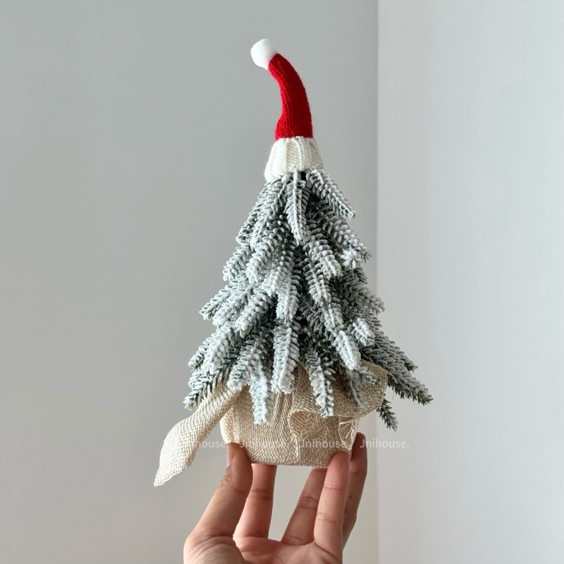 [พร้อมส่ง] Jnihouse : ต้นคริสต์มาสหิมะขาวหมวกแดง (White Wonder)